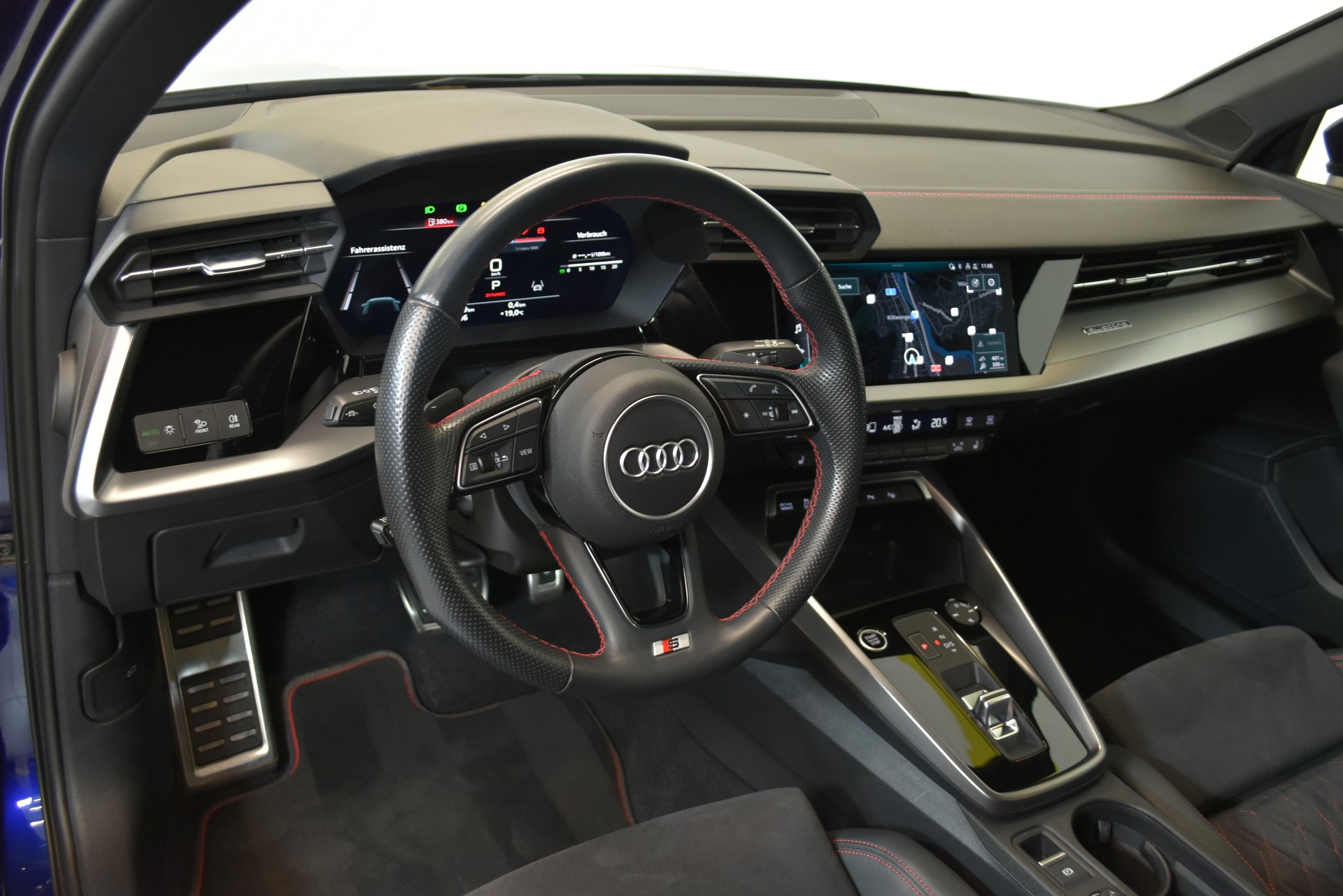 AUDI A3 Sportback 40 TFSI S line quattro S-tronic-image-5