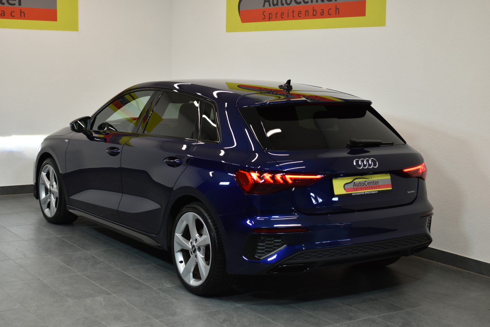 AUDI A3 Sportback 40 TFSI S line quattro S-tronic-image-11