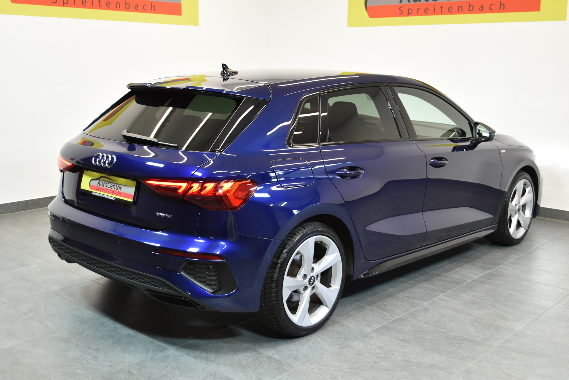 AUDI A3 Sportback 40 TFSI S line quattro S-tronic-image-13