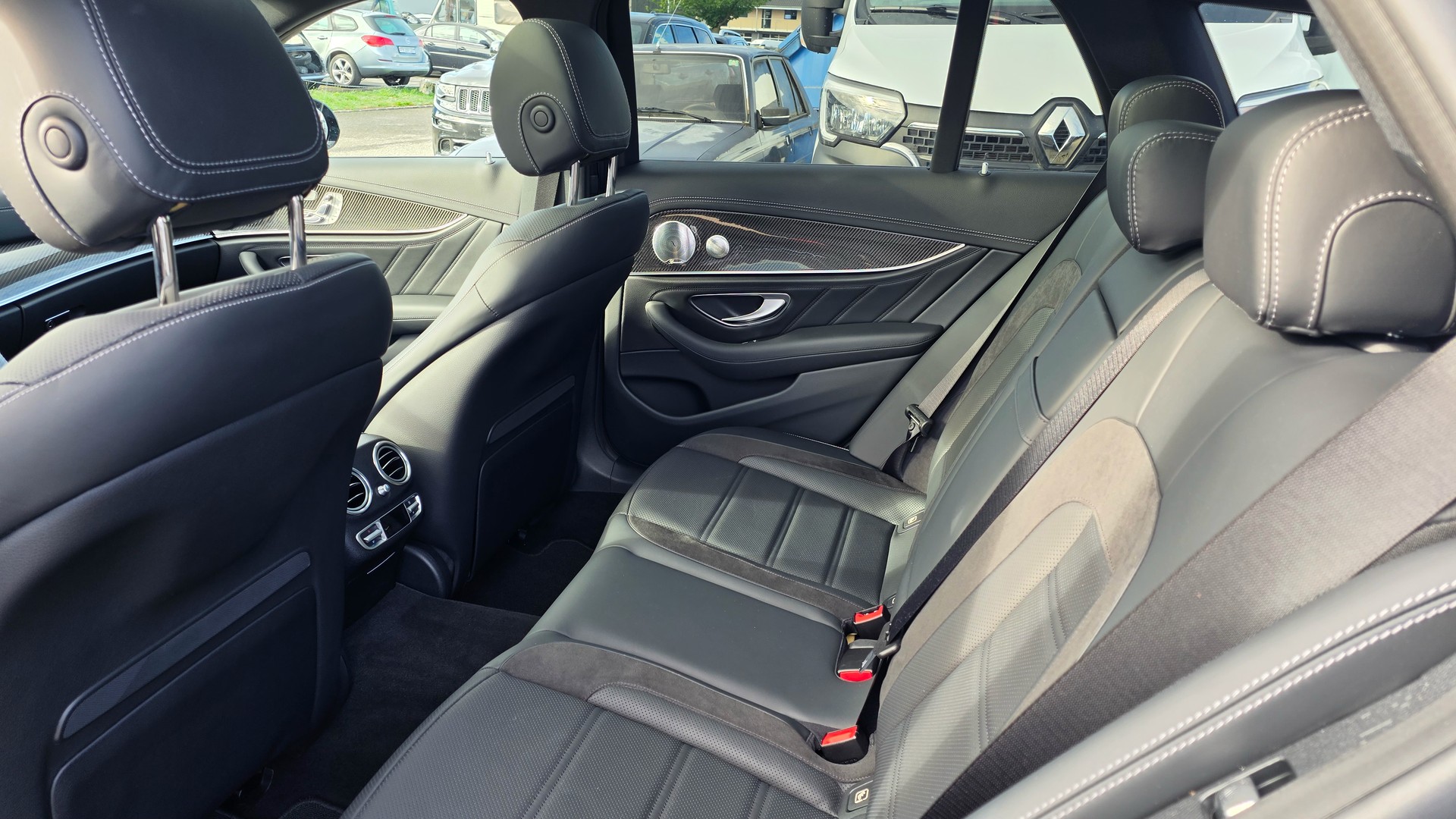 MERCEDES-BENZ E 43 AMG 4 Matic 9G-Tronic-image-12
