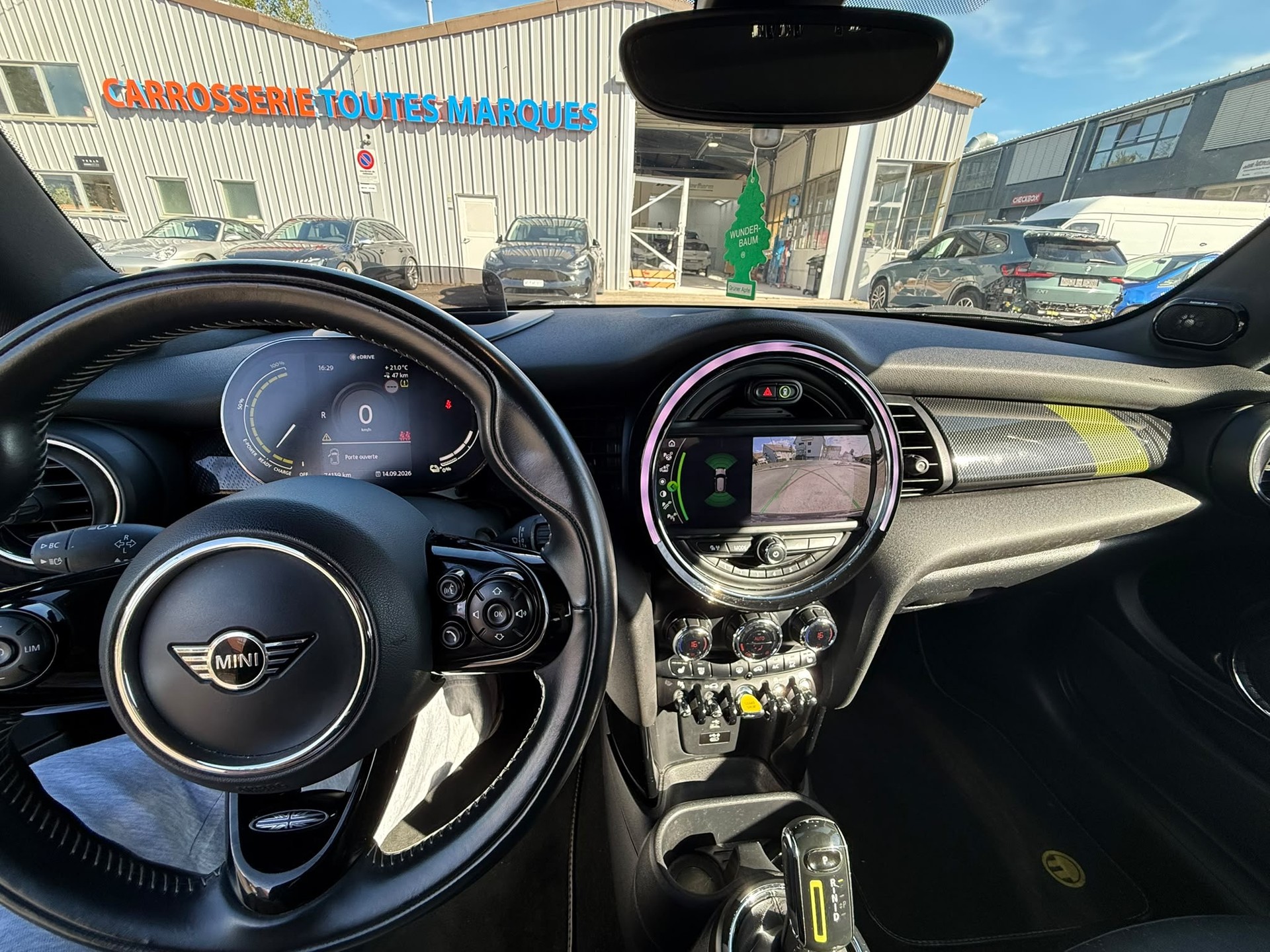 MINI Cooper SE-image-7
