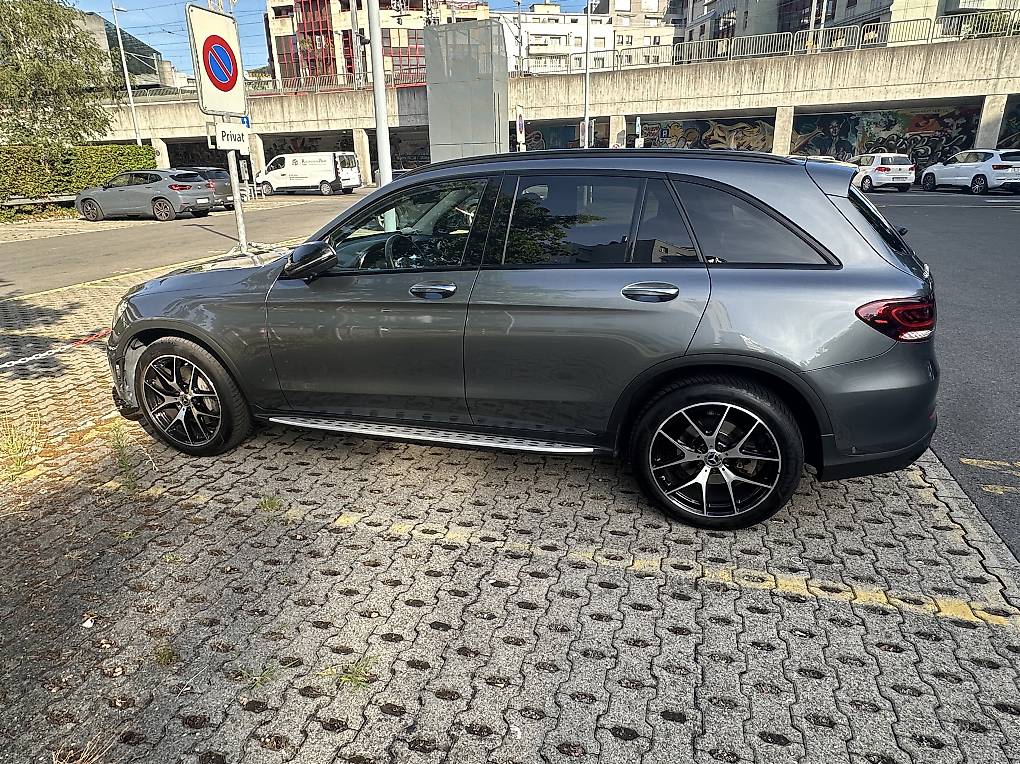 MERCEDES-BENZ GLC 300-image-2