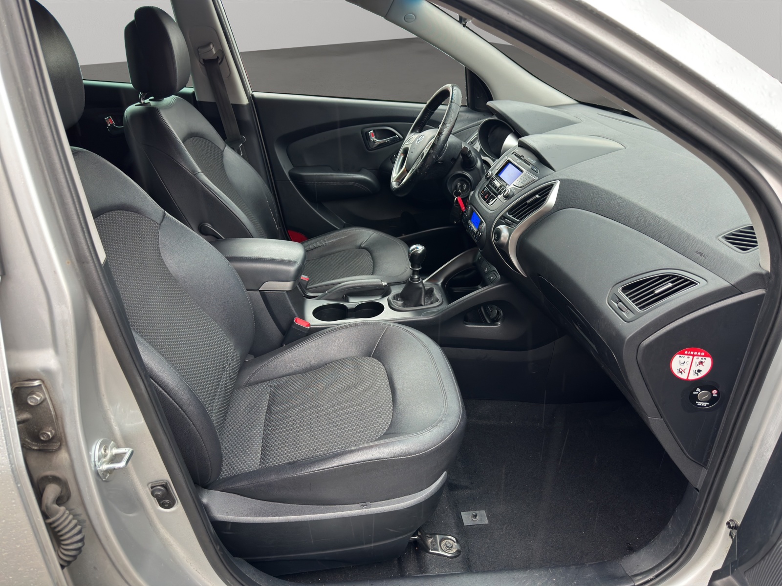 HYUNDAI iX 35 2.0 CRDi Style 4WD-image-9
