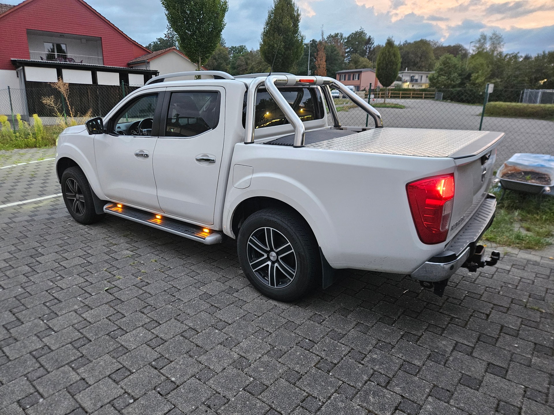 NISSAN 2.3 dCi Double Cab Tekna-image-1