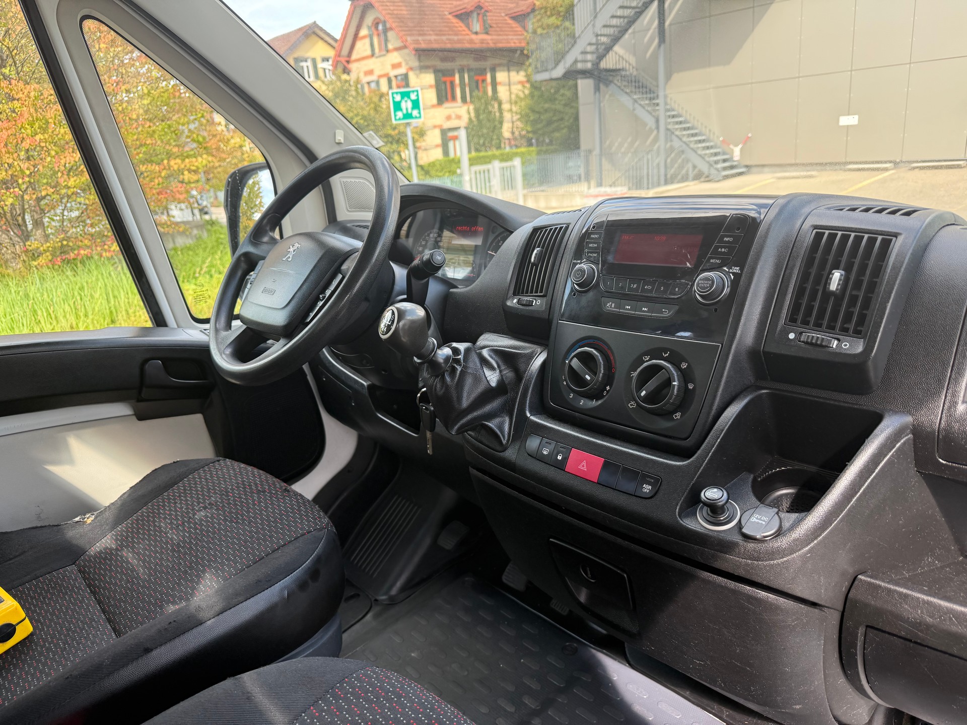 PEUGEOT Boxer 2.0 HDI 335 Active L1-image-11