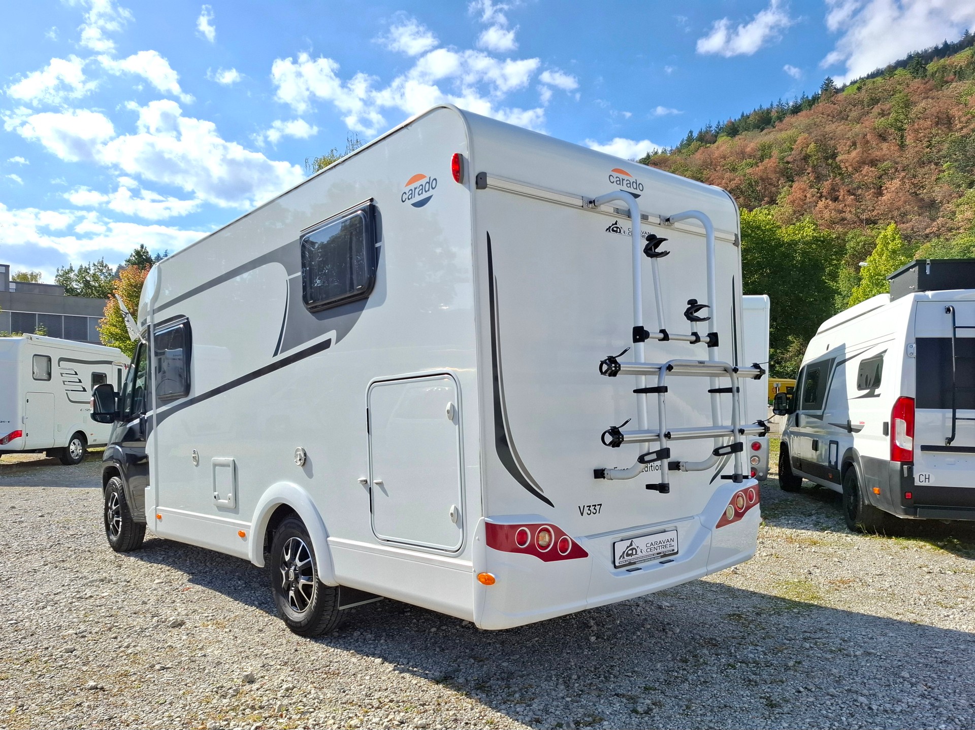 CARADO V337 - idealer Reisewagen ab MFK & Service!-image-4