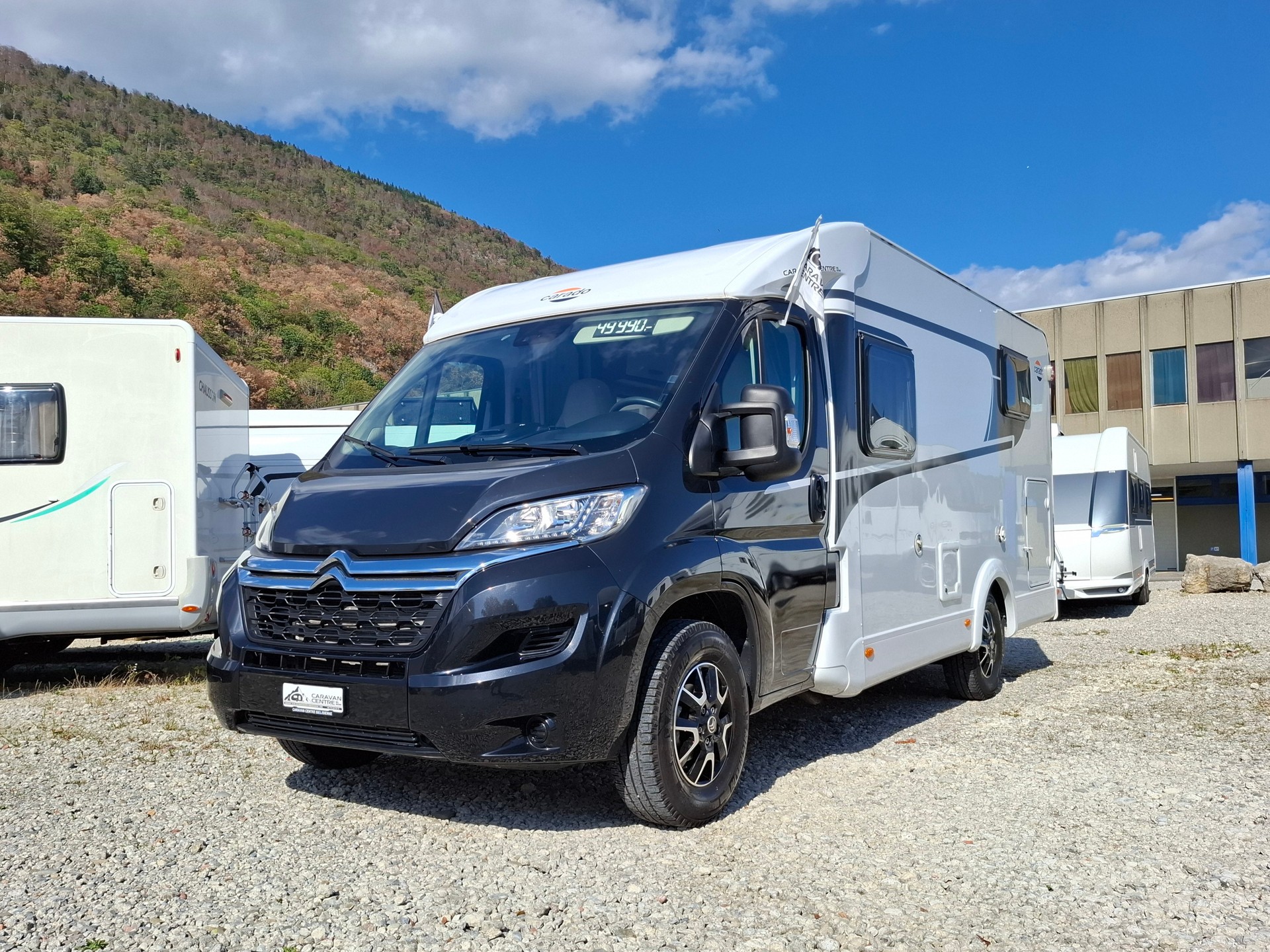 CARADO V337 - idealer Reisewagen ab MFK & Service!-image-6