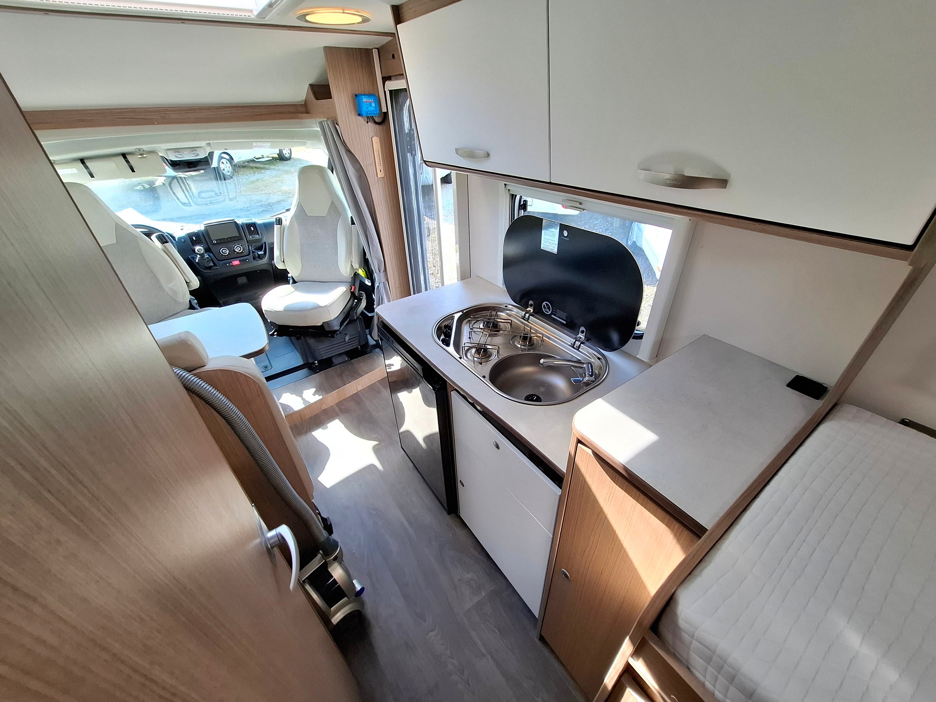 CARADO V337 - idealer Reisewagen ab MFK & Service!-image-12