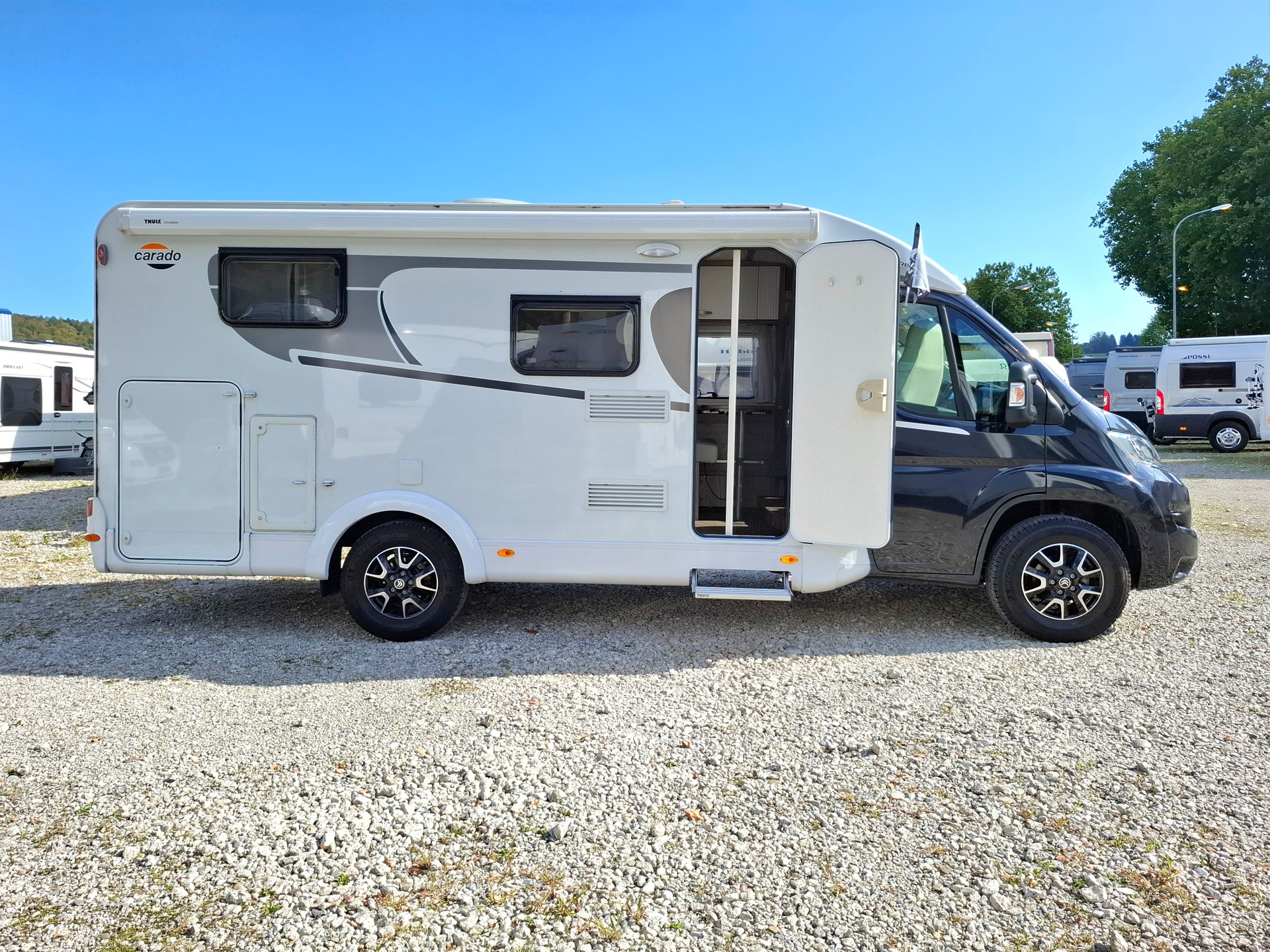 CARADO V337 - idealer Reisewagen ab MFK & Service!-image-2