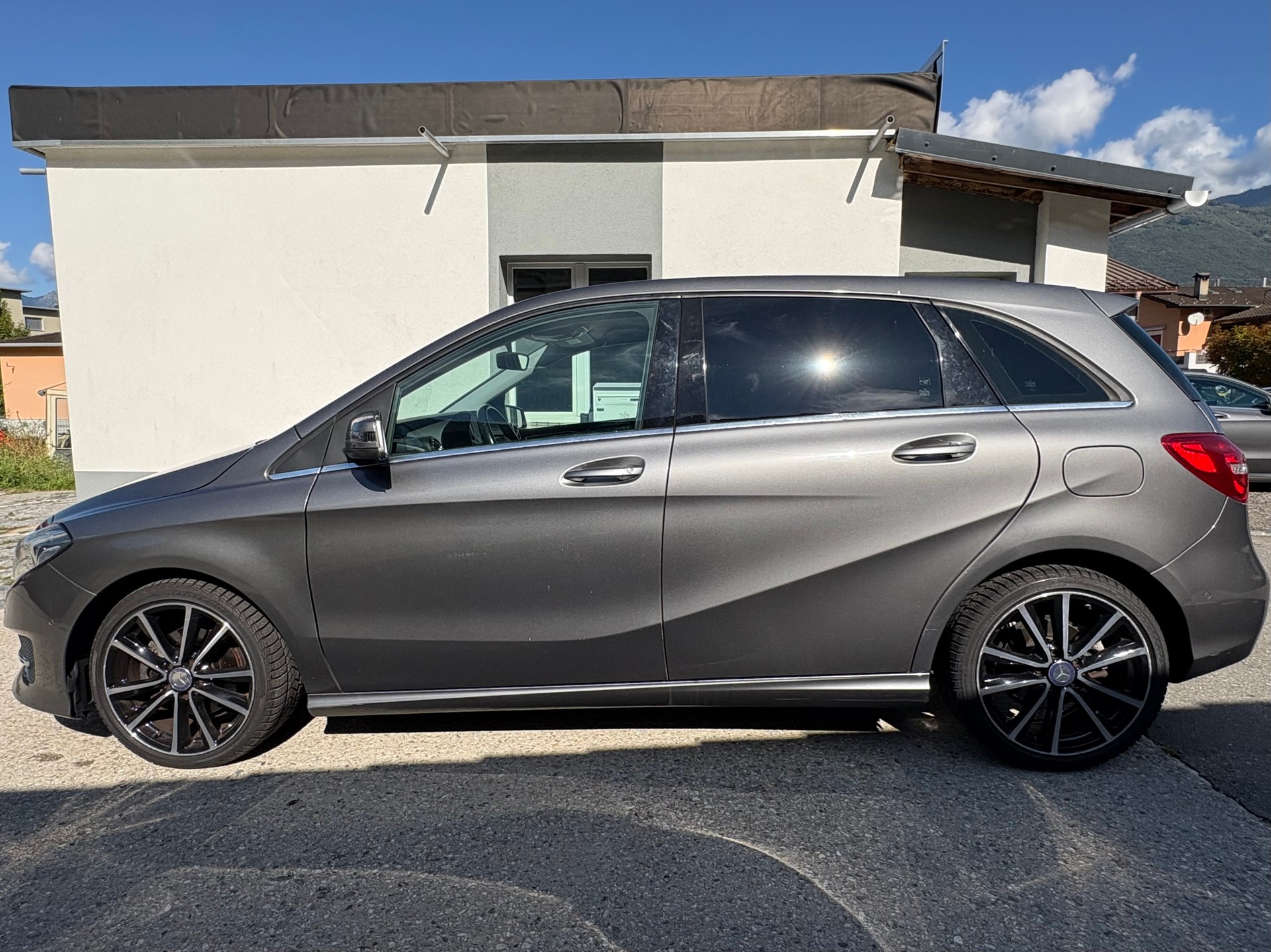 MERCEDES-BENZ B 180 Urban 7G-DCT-image-4
