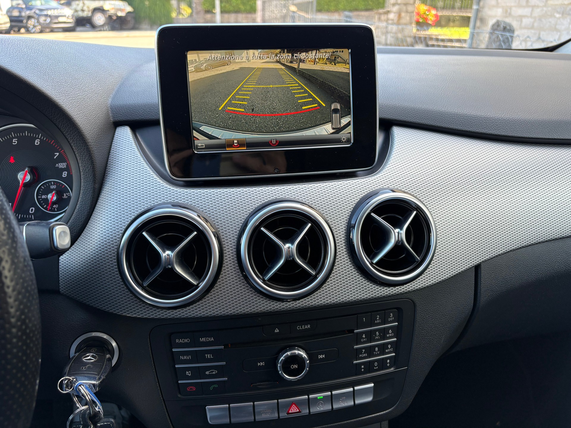 MERCEDES-BENZ B 180 Urban 7G-DCT-image-13