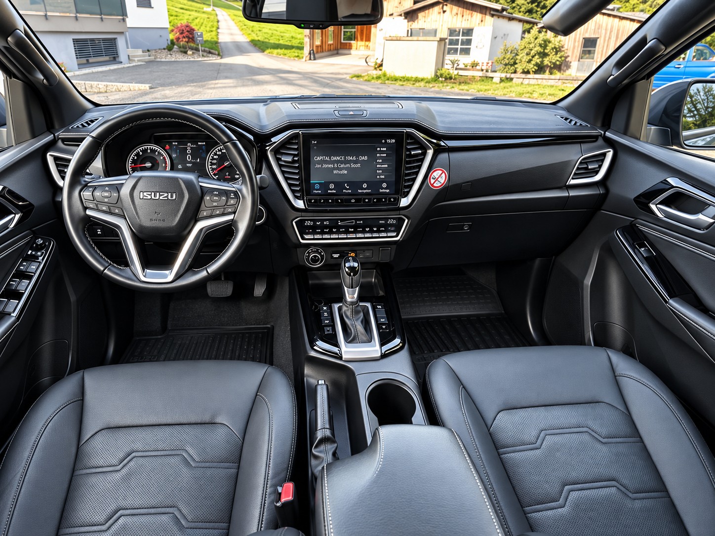 ISUZU D-MAX 1.9 CrewCab N60FF V-Cross 4x4 AT-image-12