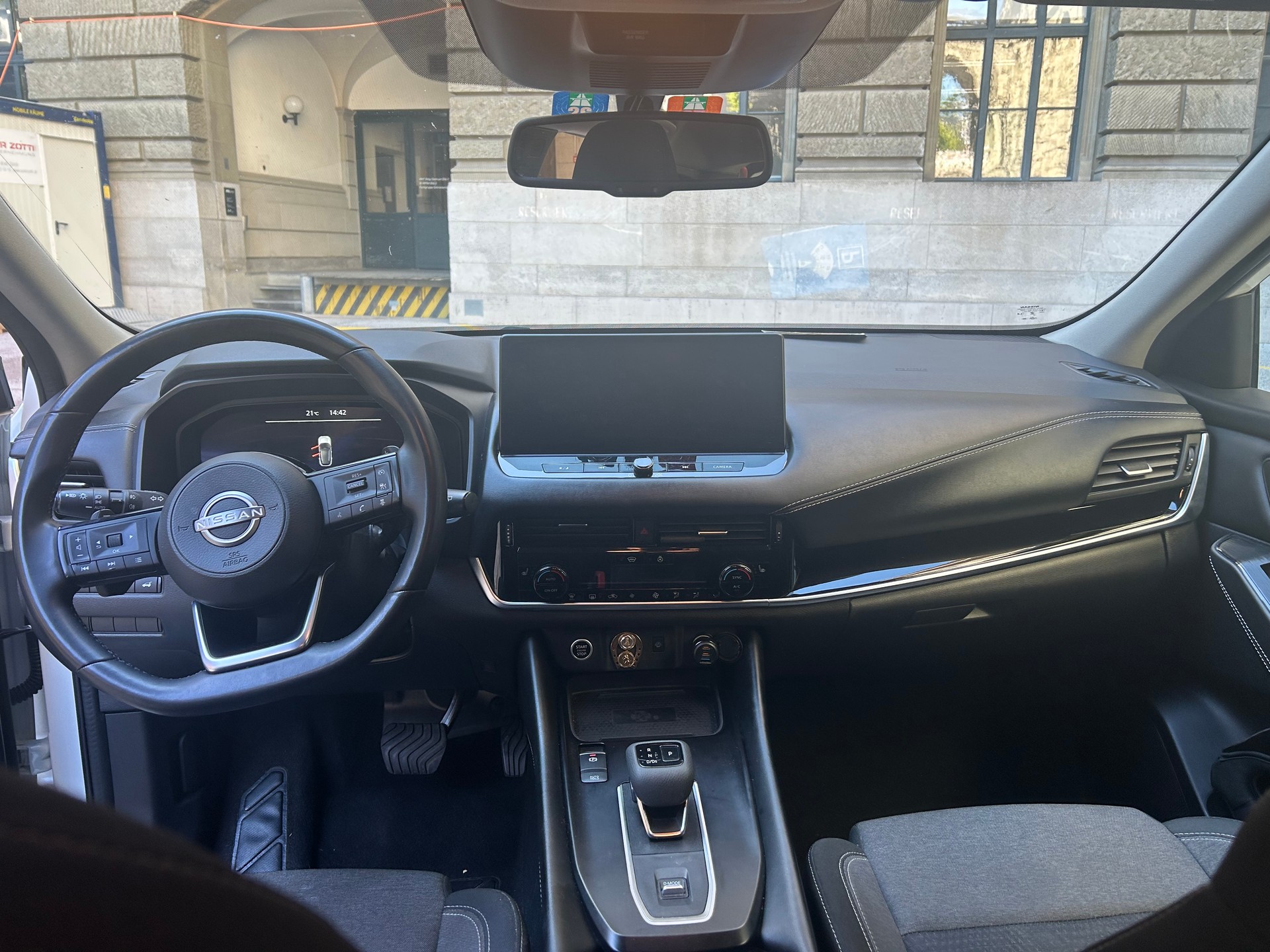 NISSAN 1.3 DIG-T 158 N-Connecta-image-4