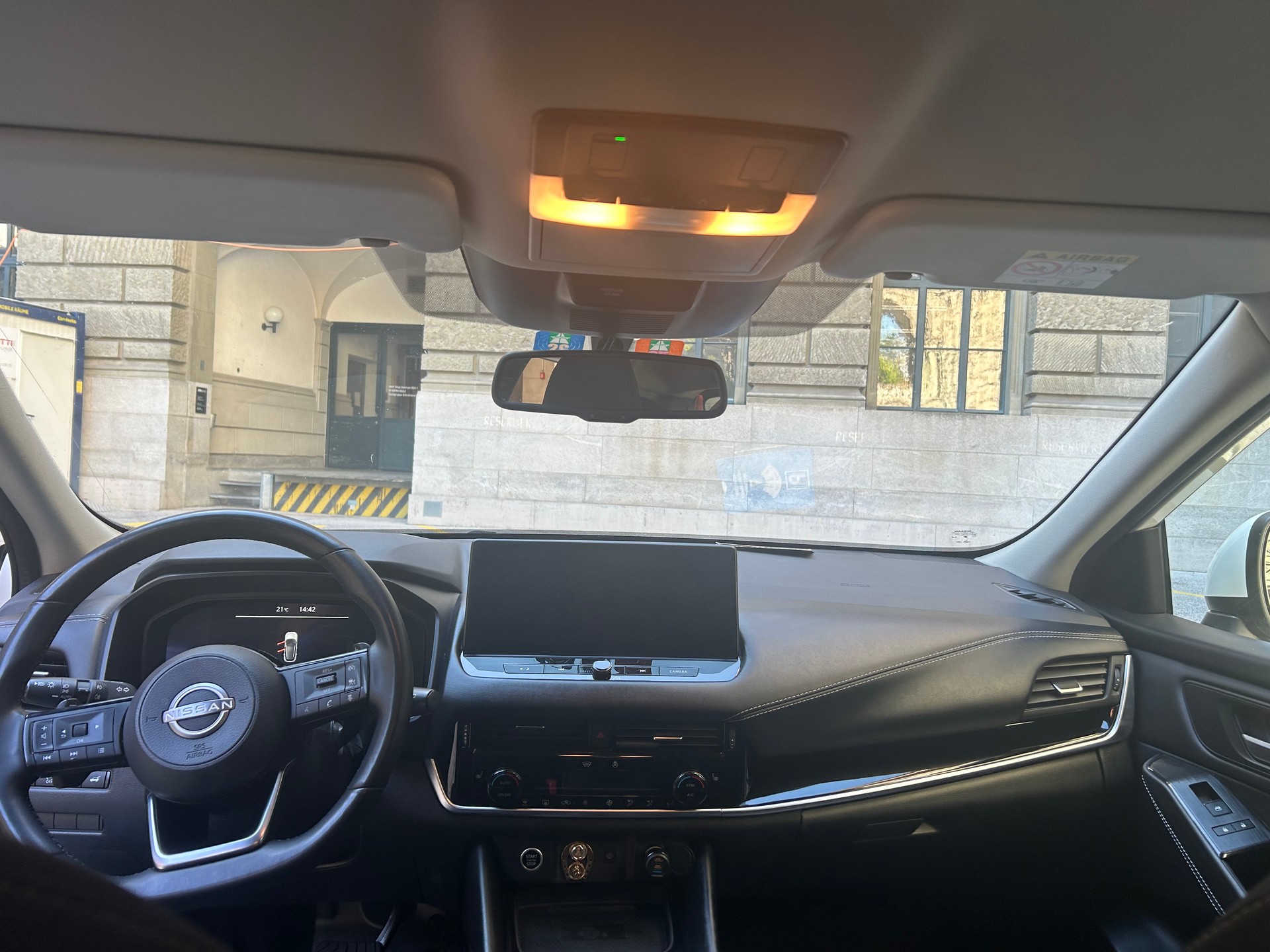 NISSAN 1.3 DIG-T 158 N-Connecta-image-2