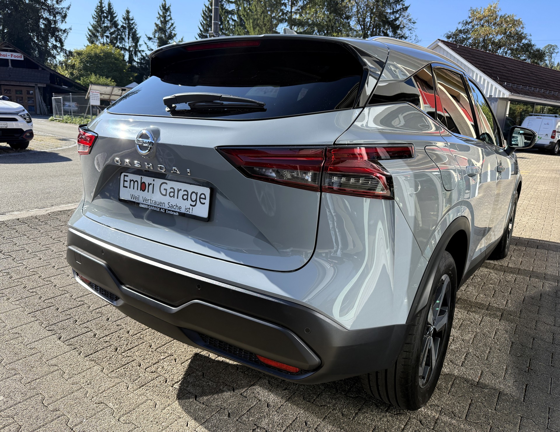 NISSAN Qashqai 1.3 DIG-T MHEV Premiere Edition Xtronic-image-4