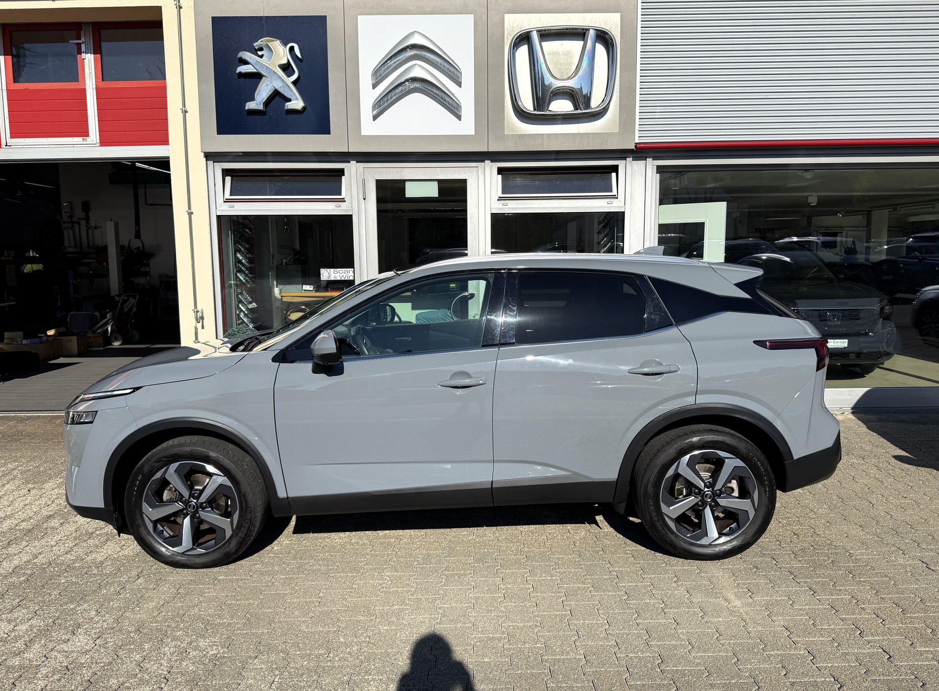 NISSAN Qashqai 1.3 DIG-T MHEV Premiere Edition Xtronic-image-3