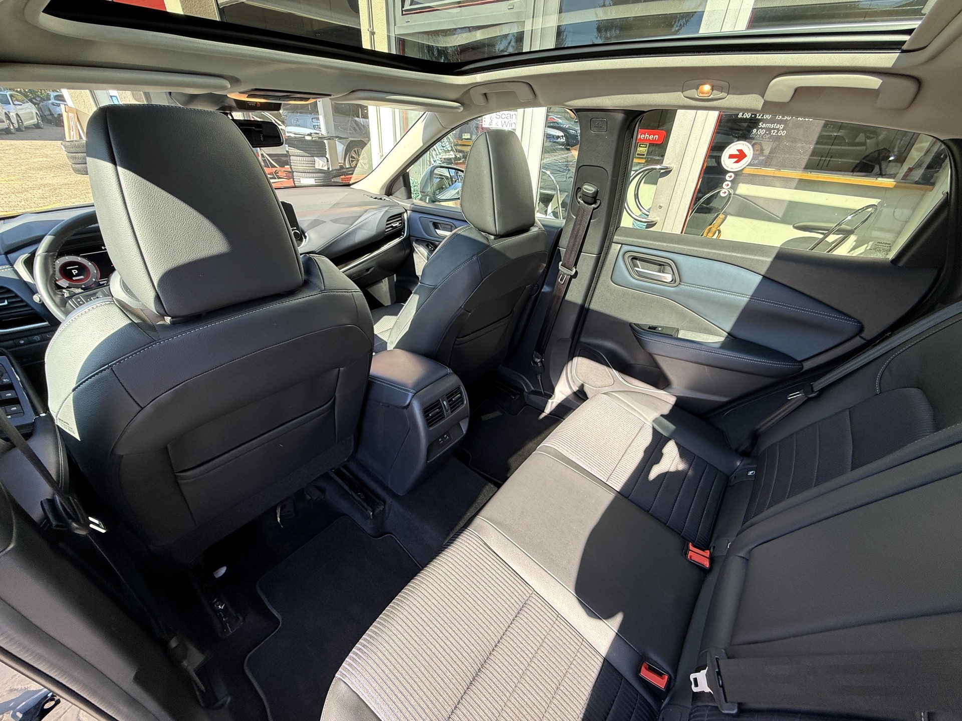 NISSAN Qashqai 1.3 DIG-T MHEV Premiere Edition Xtronic-image-9