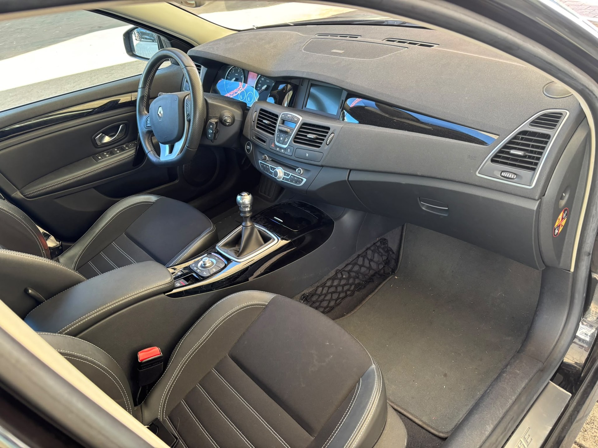 RENAULT Laguna Grandtour 2.0 dCi Bose-image-7