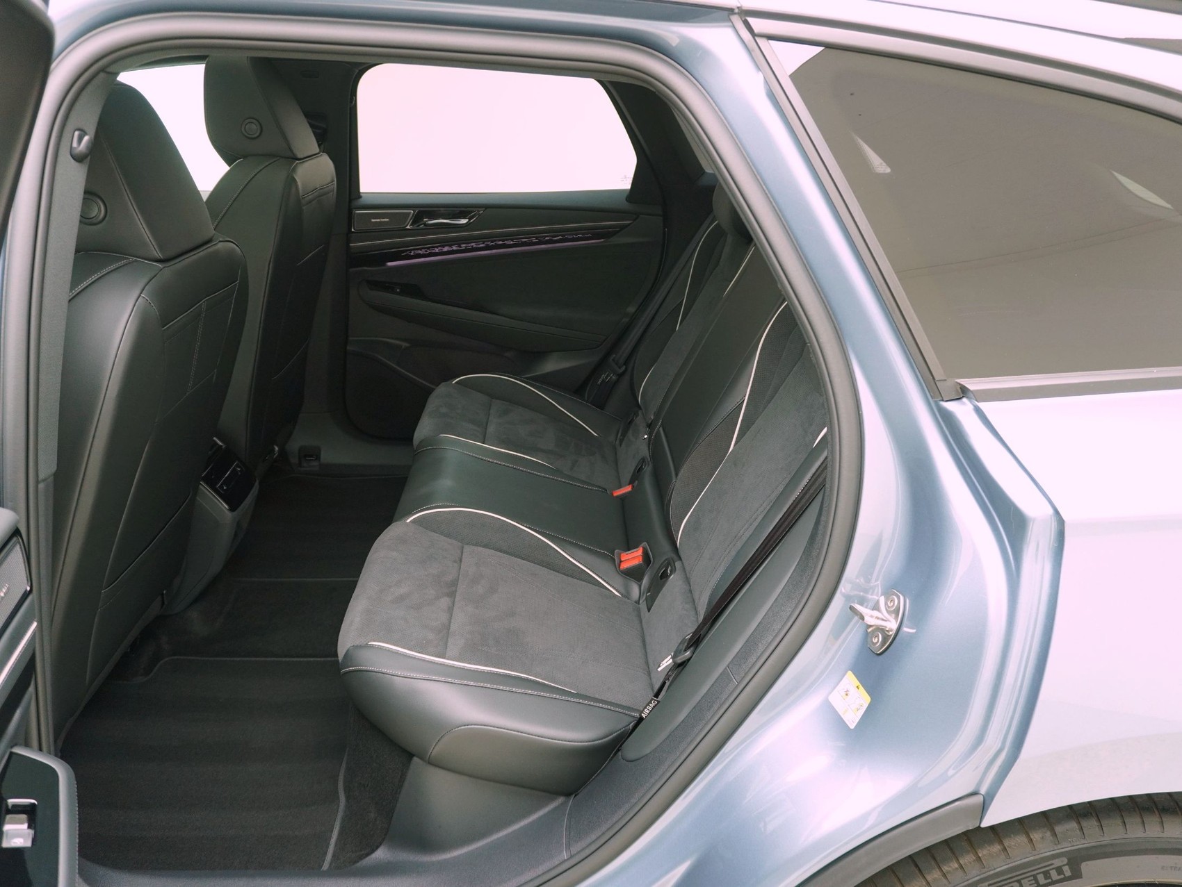 VW ID.7 Tourer 77kWh Pro **VW Werksgarantie bis 01/2028**-image-10