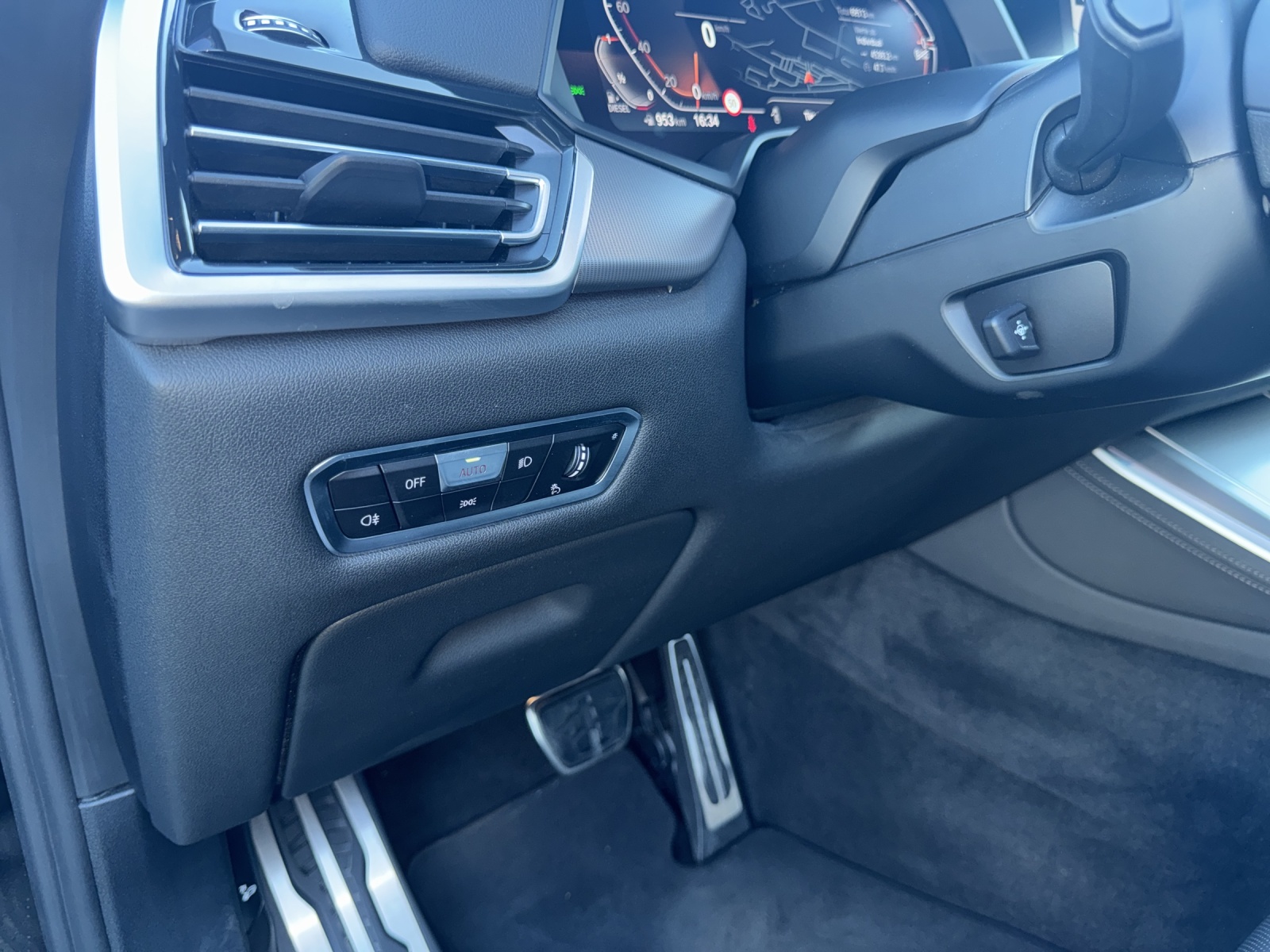 BMW X5 40d xDrive PANORAMA GLASDACH-image-15