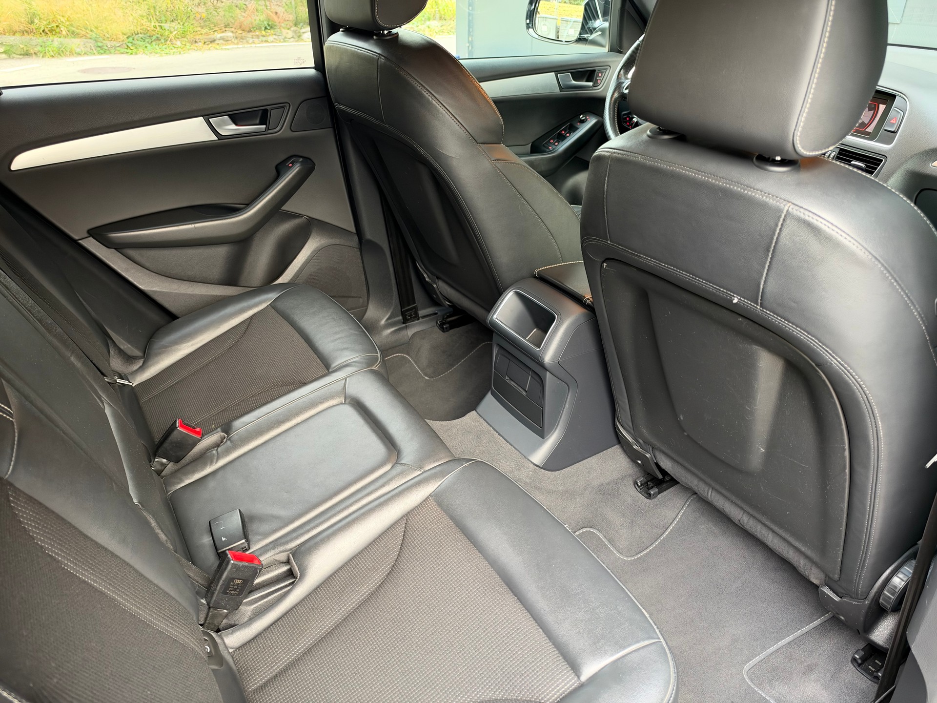 AUDI Q5 2.0 TDI S-Line quattro S-tronic-image-14