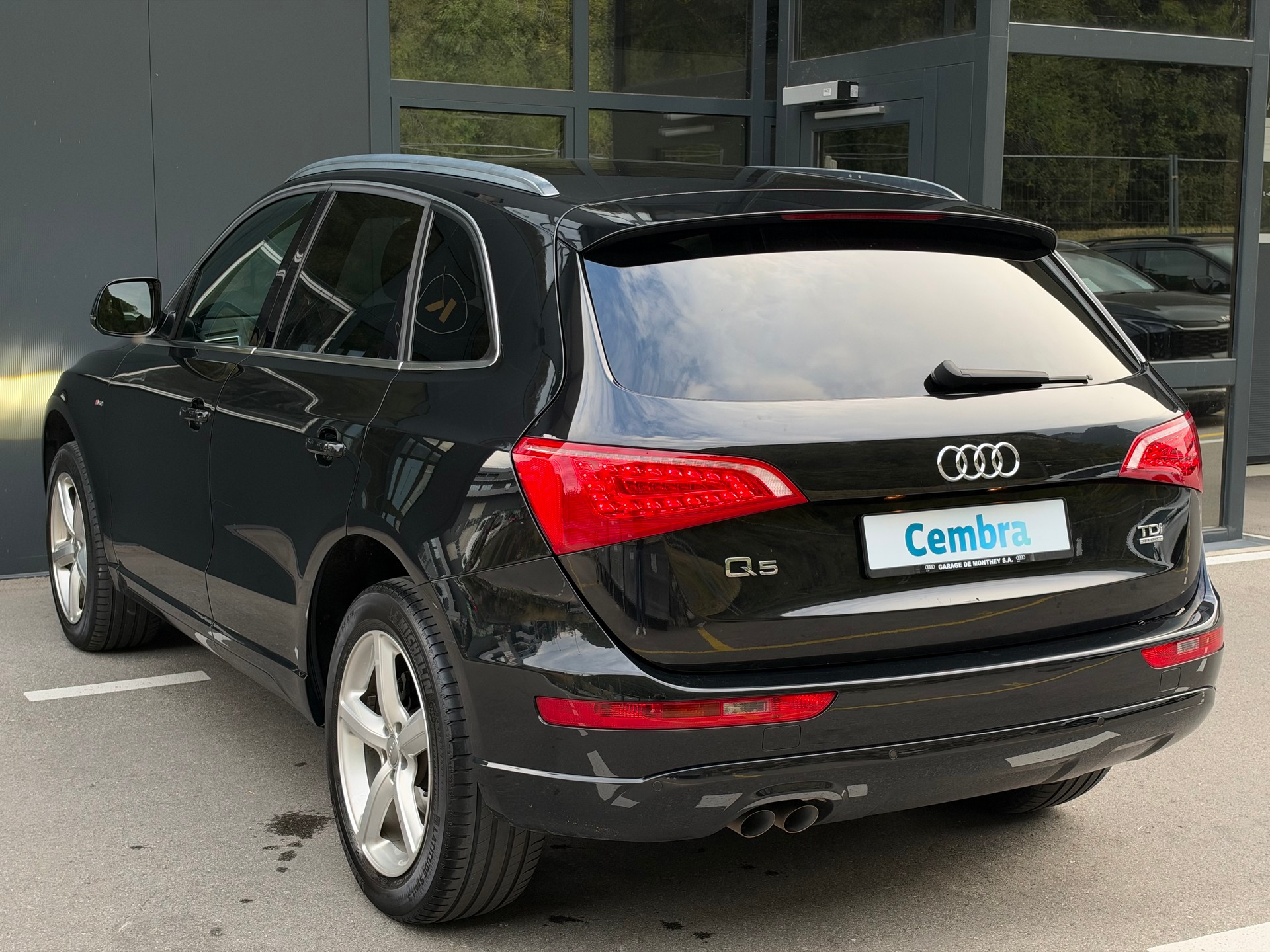 AUDI Q5 2.0 TDI S-Line quattro S-tronic-image-3
