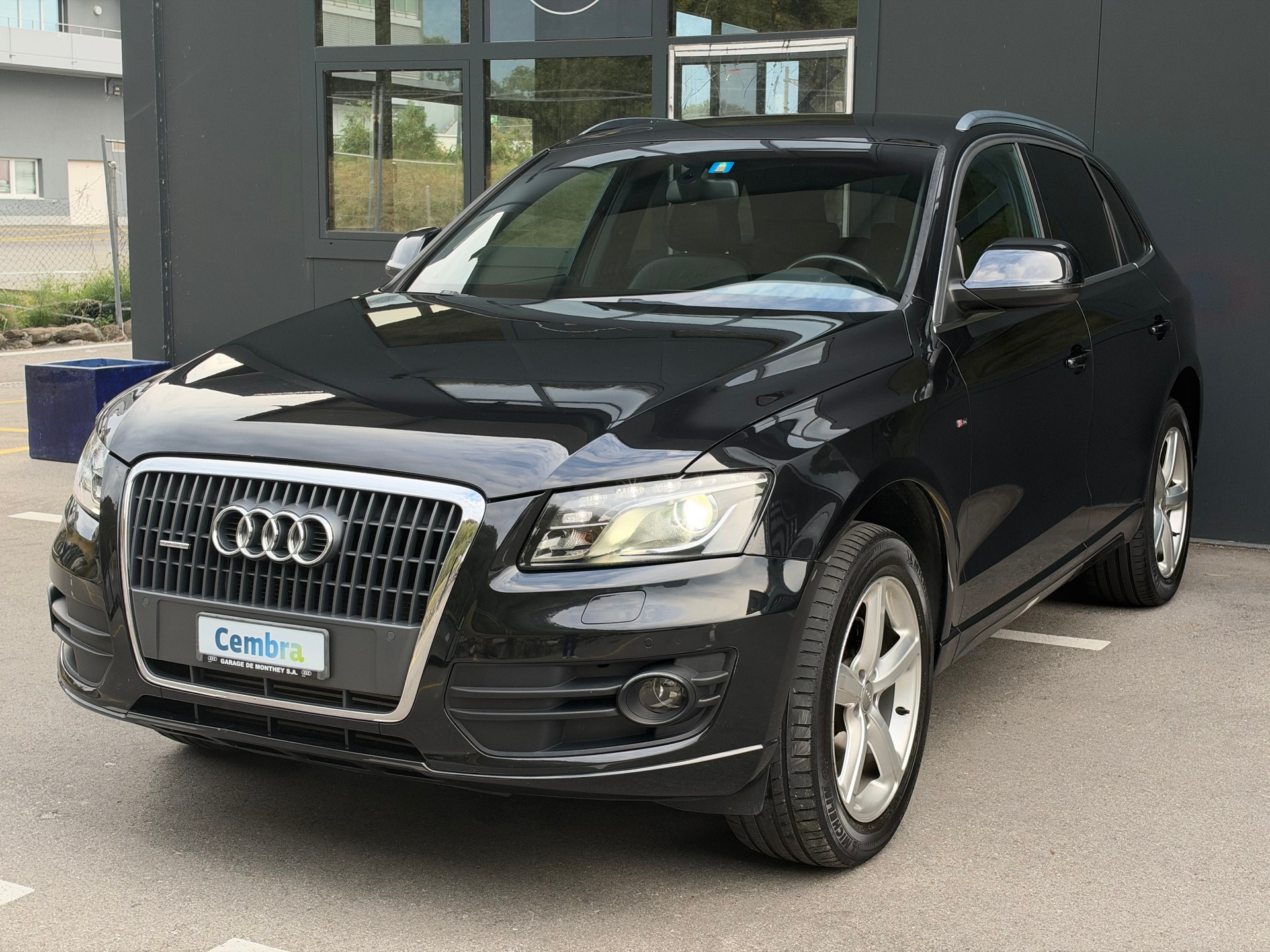 AUDI Q5 2.0 TDI S-Line quattro S-tronic-image-1