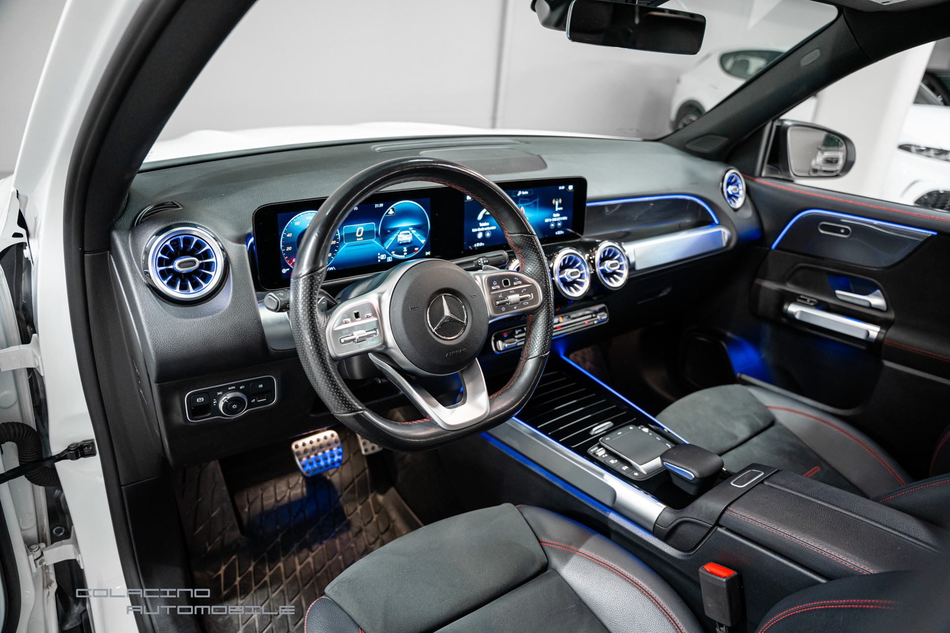 MERCEDES-BENZ GLB 250 AMG Line 4 MATIC 8G-Tronic-image-11