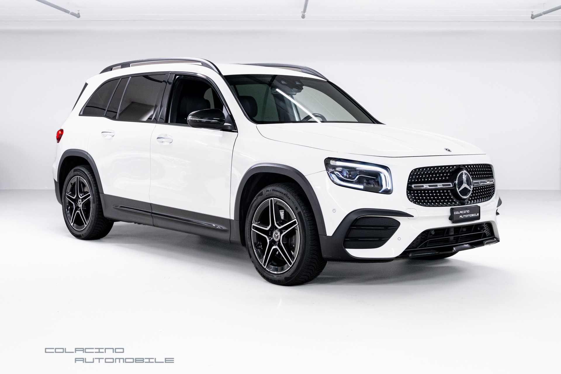 MERCEDES-BENZ GLB 250 AMG Line 4 MATIC 8G-Tronic-image-2
