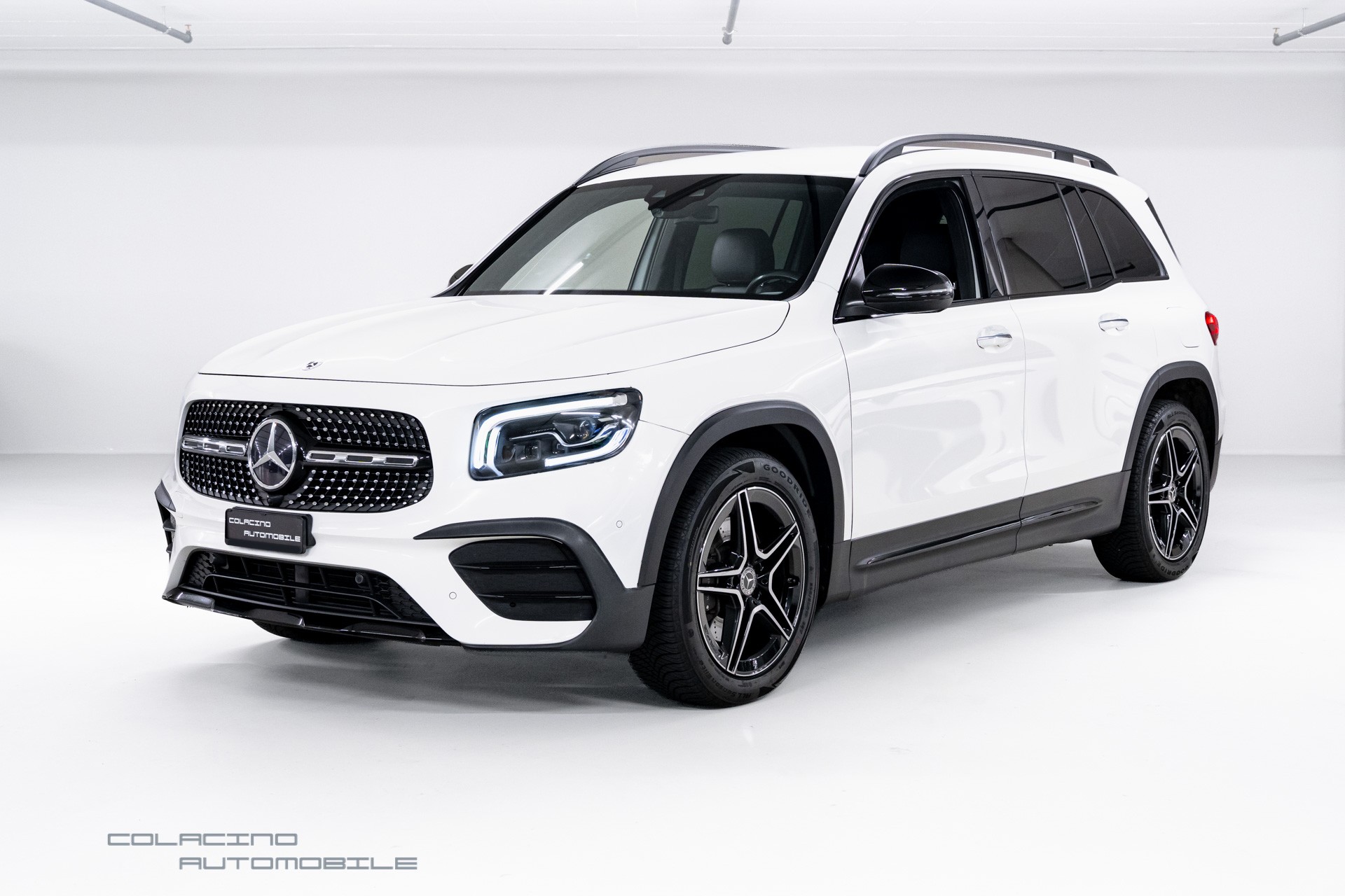 MERCEDES-BENZ GLB 250 AMG Line 4 MATIC 8G-Tronic-image-0