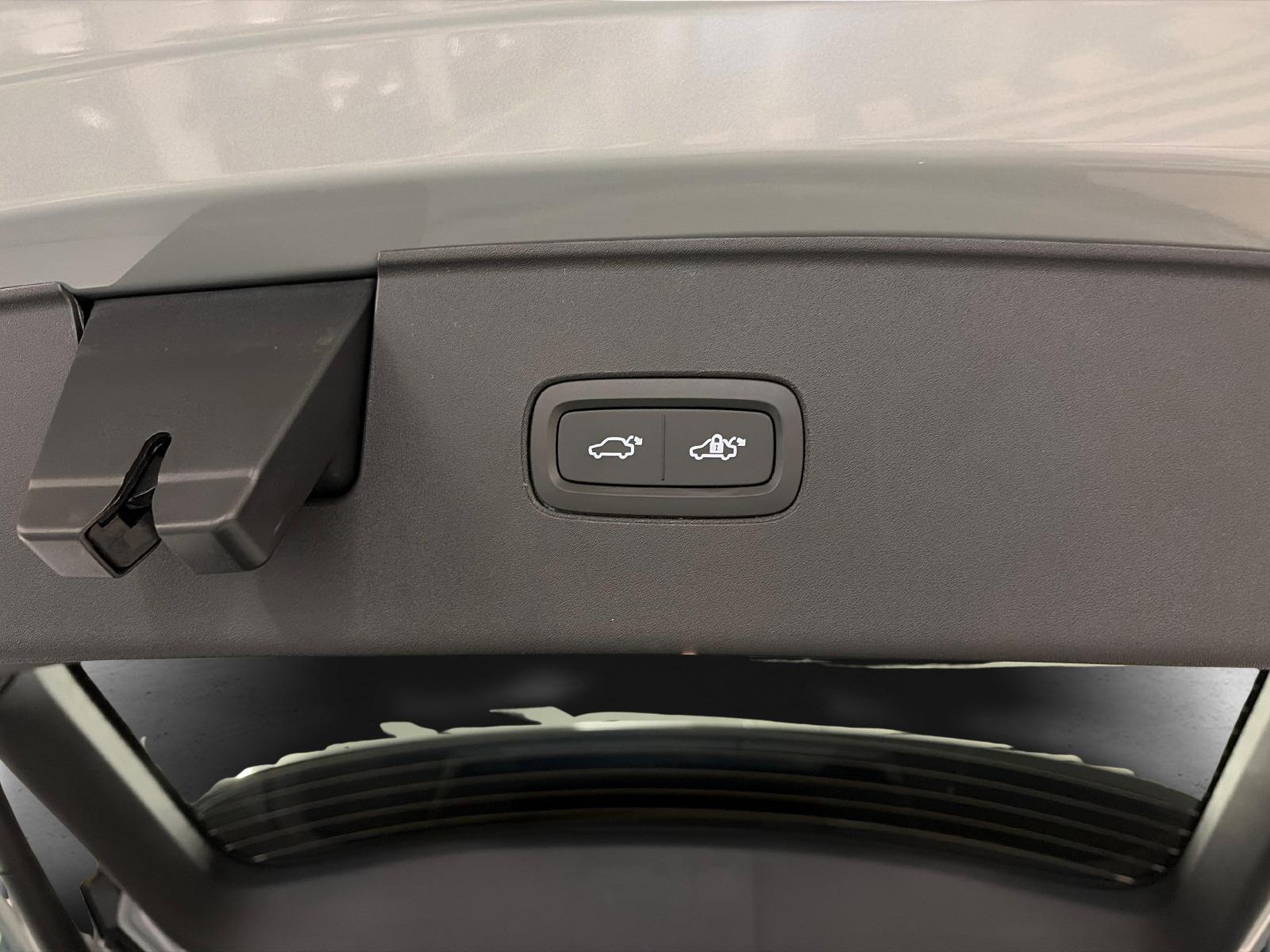 VOLVO EX90 Twin Ultra AWD-image-12