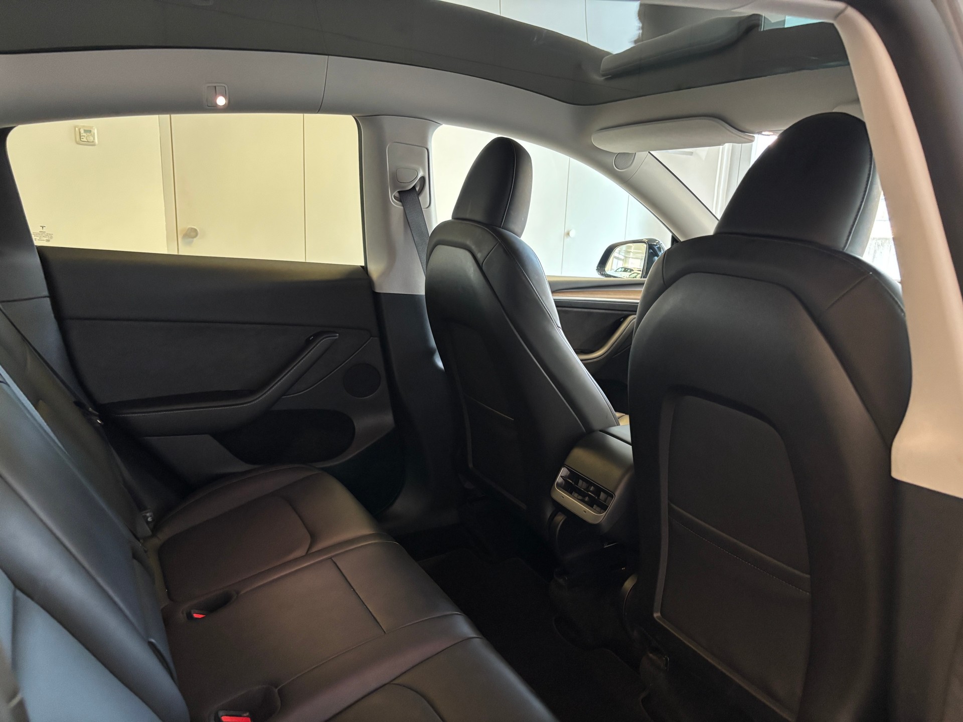 TESLA Model Y Long Range-image-13