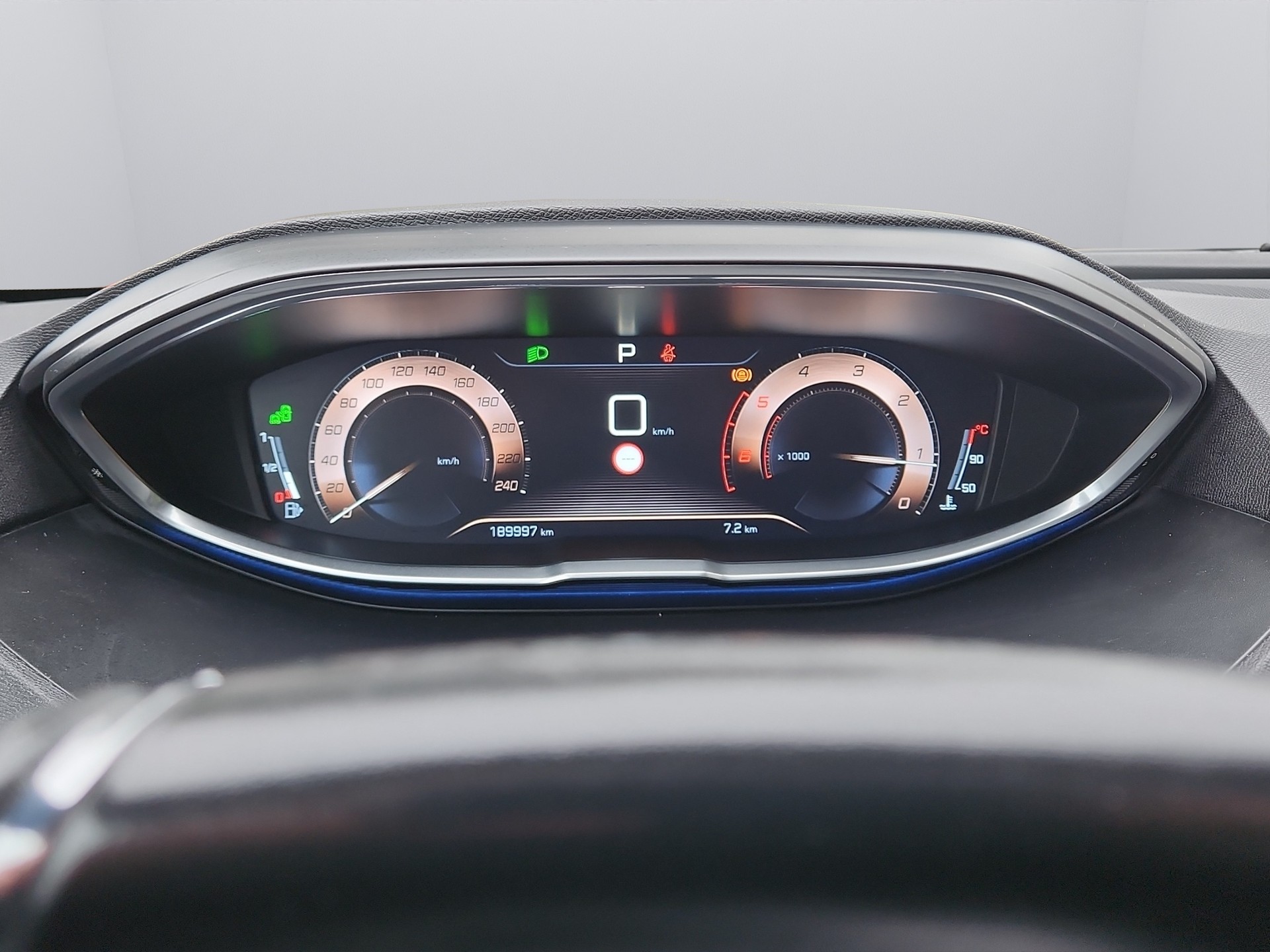 PEUGEOT 5008 2.0 BlueHDi GT EAT-image-10