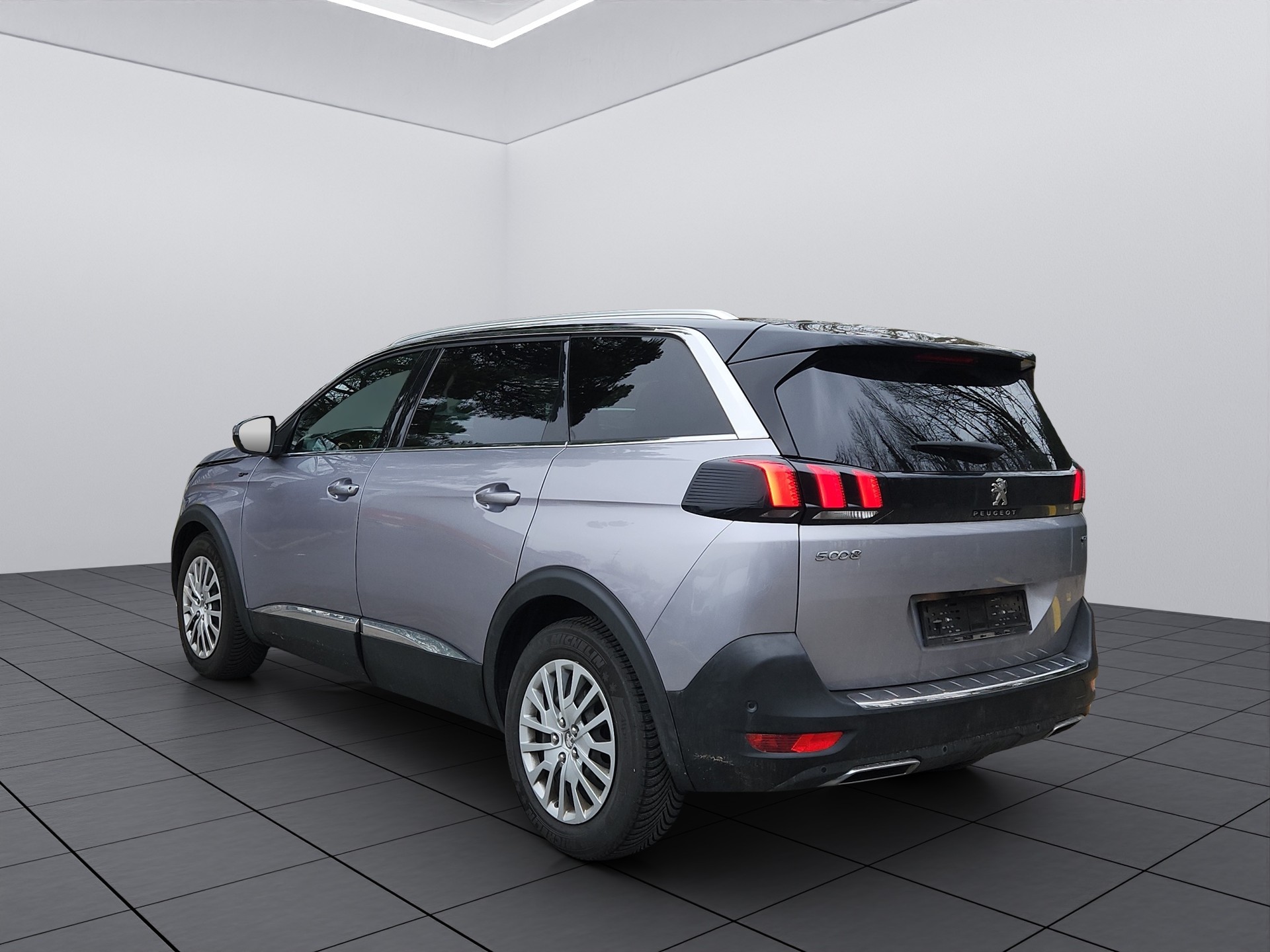PEUGEOT 5008 2.0 BlueHDi GT EAT-image-3