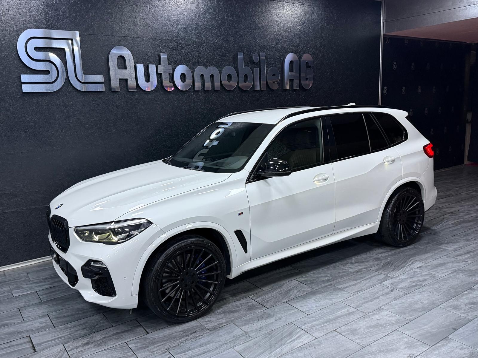 BMW X5 xDrive M50d Steptronic / Leasing ab 499.--showroom-element-3