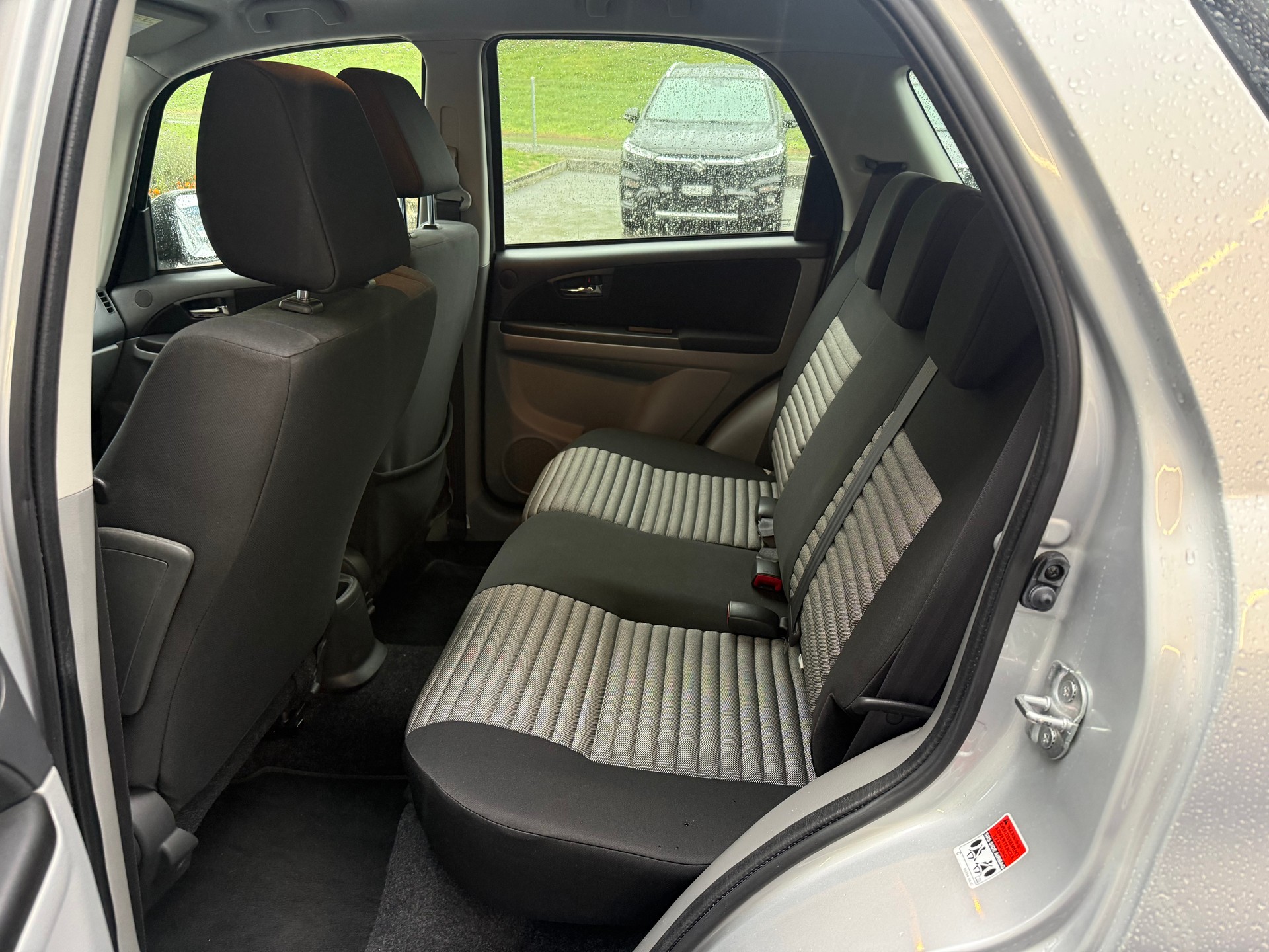 SUZUKI SX4 1.6 16V GL Top Barry 4WD-image-5