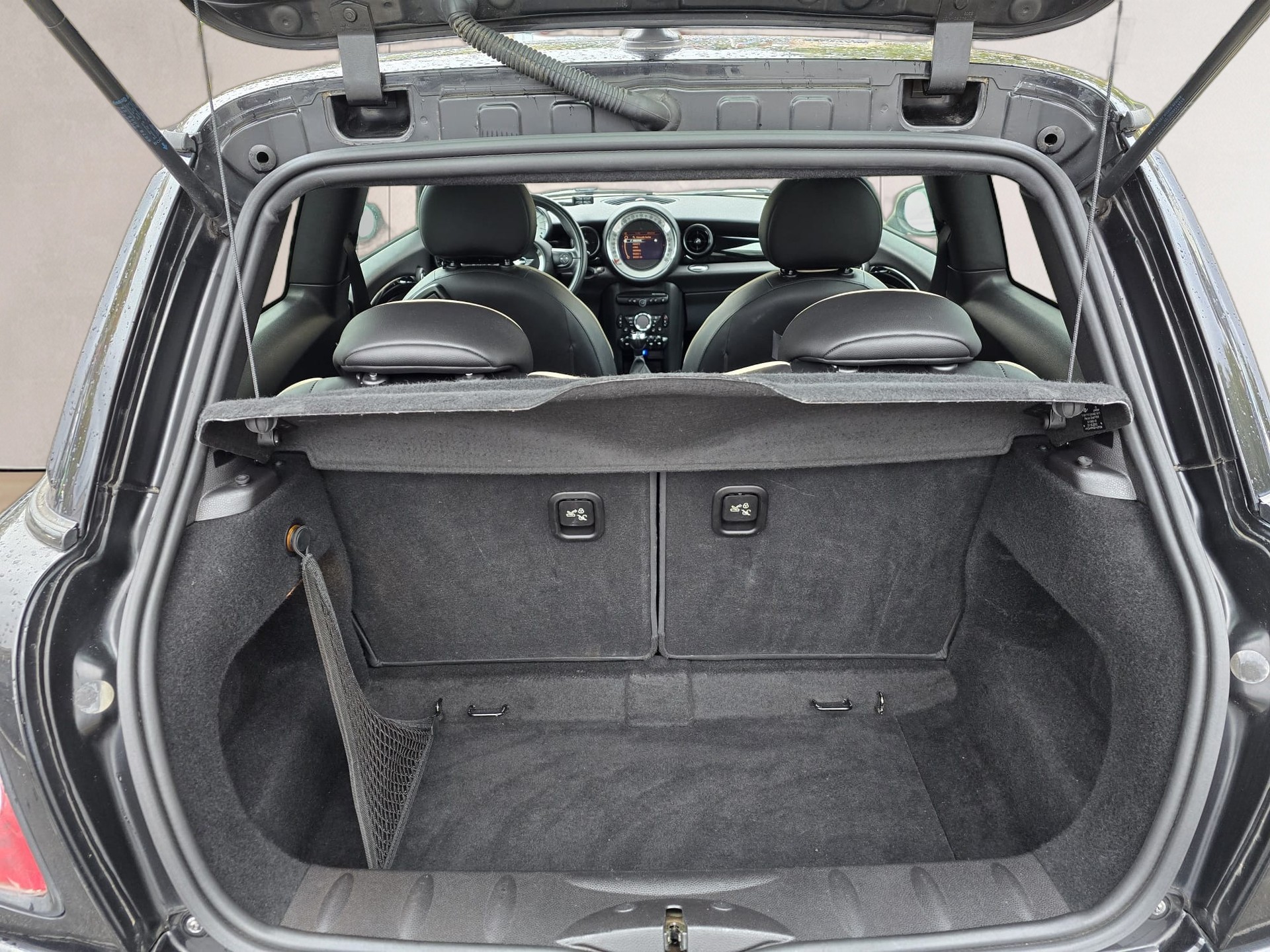 MINI Cooper S-image-16