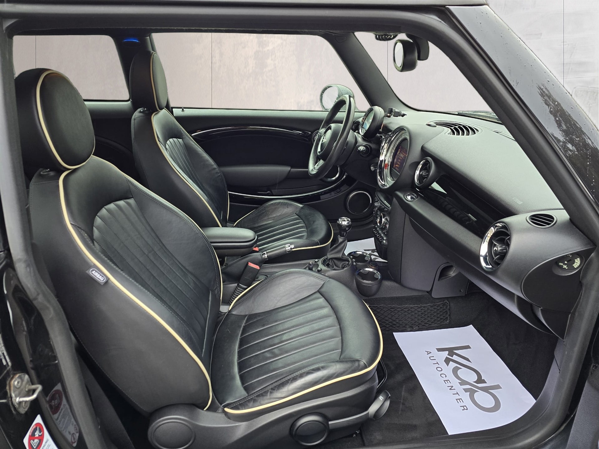 MINI Cooper S-image-15