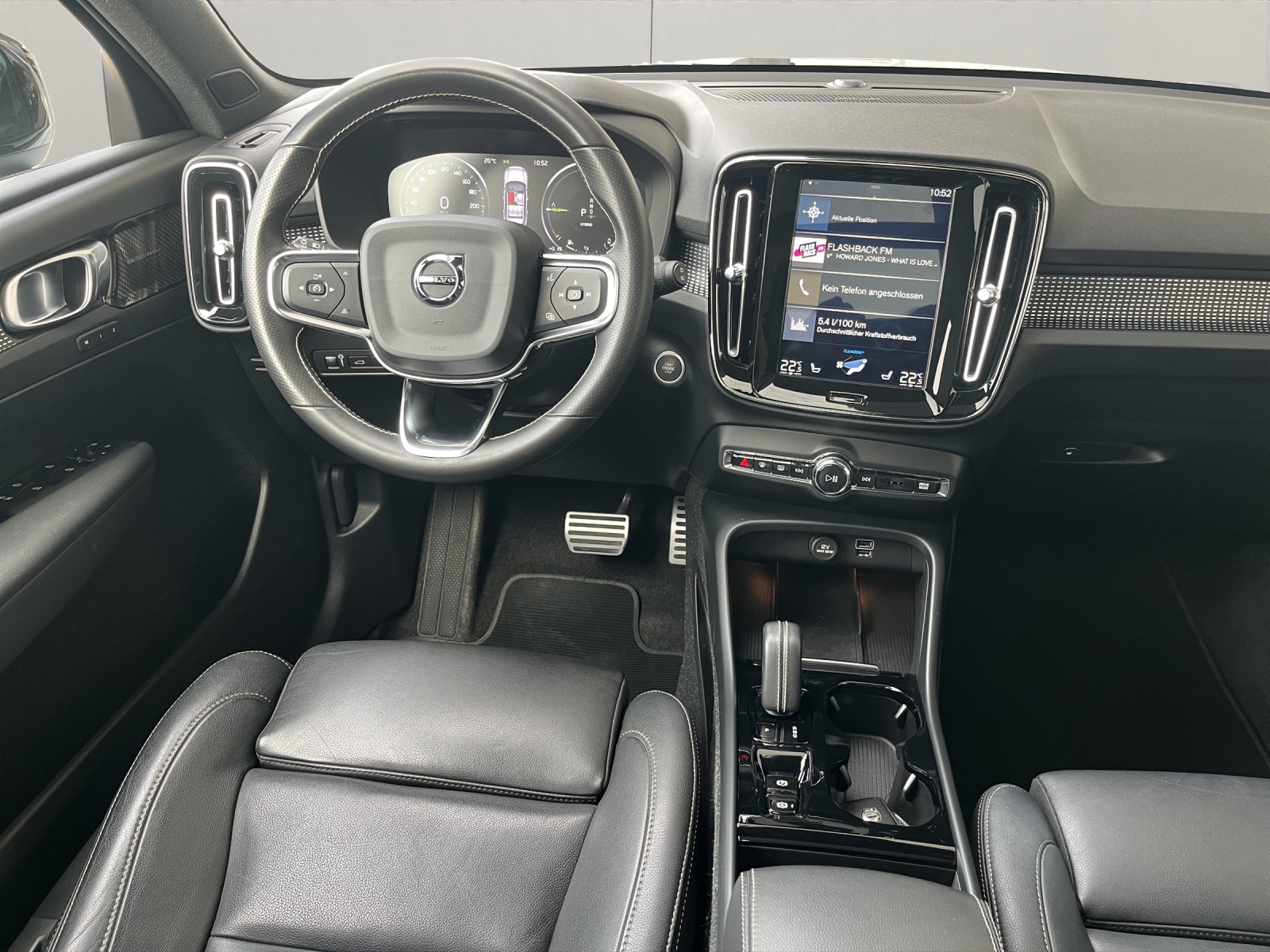 VOLVO XC40 1.5 T5 PiH R-Design-image-14