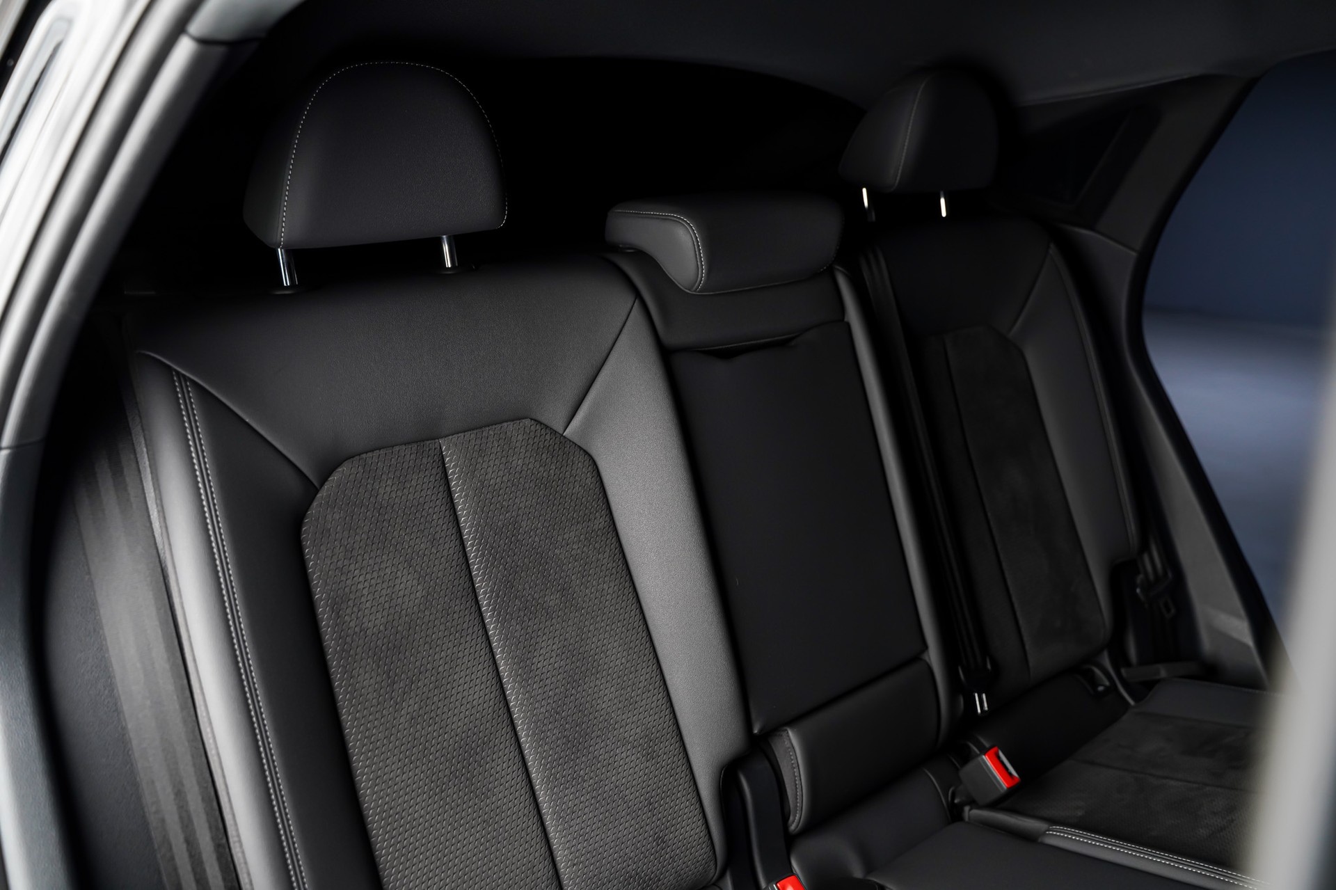 AUDI Q3 Sportback 40 TDI S line Attraction quattro S-tronic-image-15