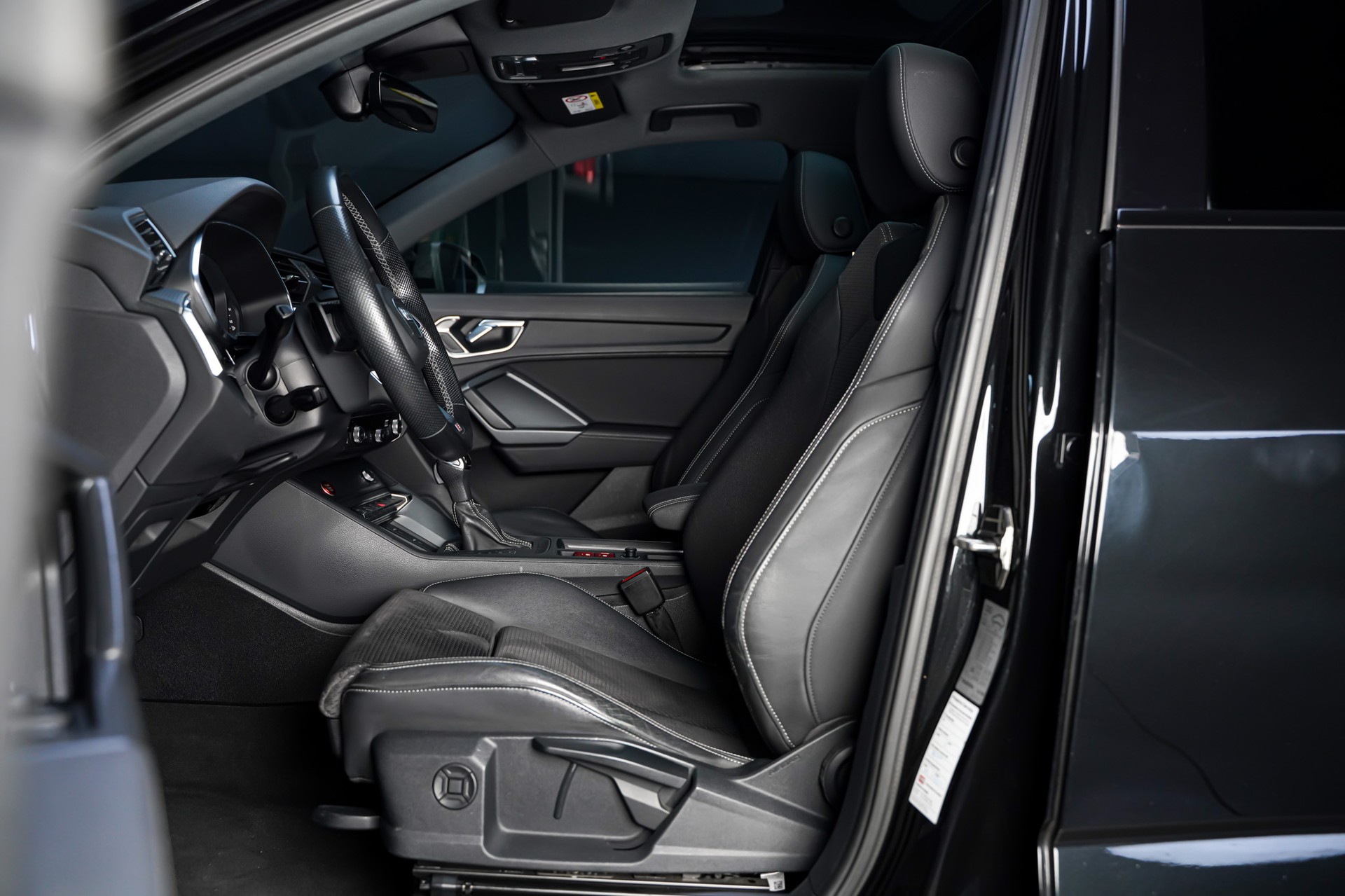 AUDI Q3 Sportback 40 TDI S line Attraction quattro S-tronic-image-11