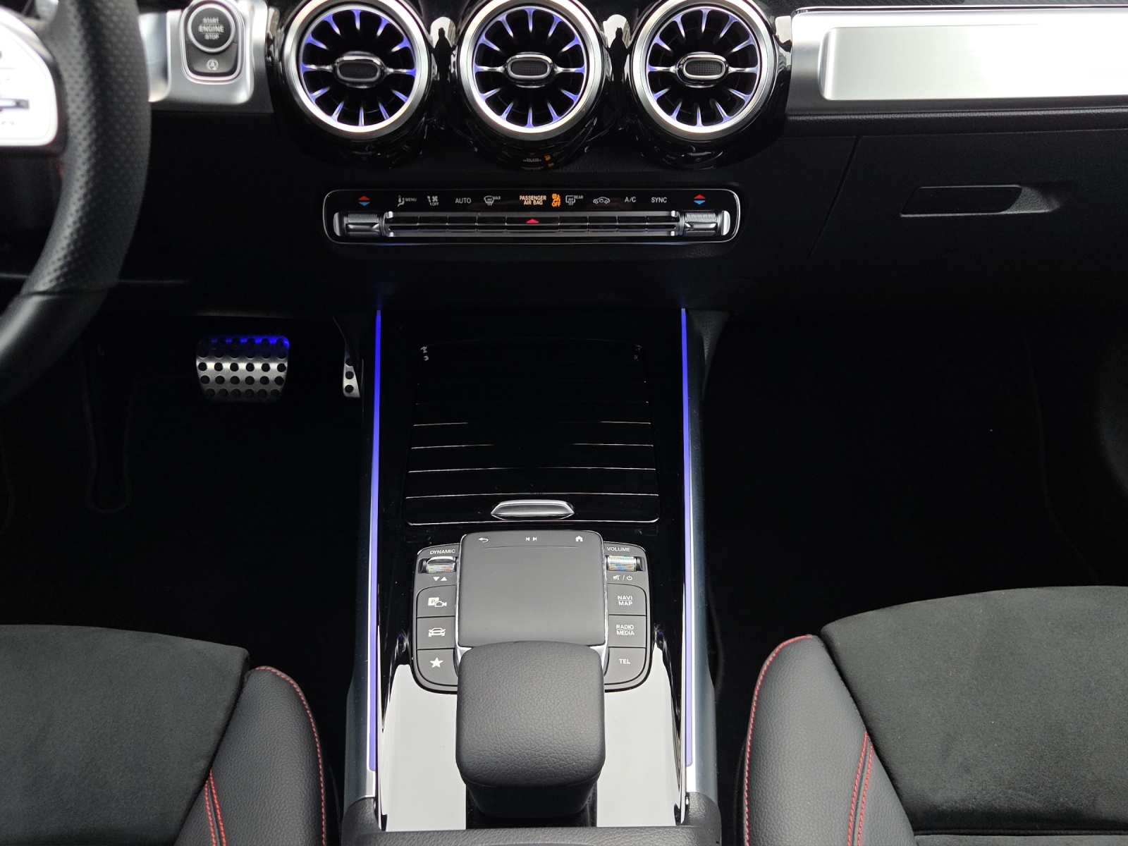 MERCEDES-BENZ GLB 250 4Matic AMG Line 8G-Tronic-image-13