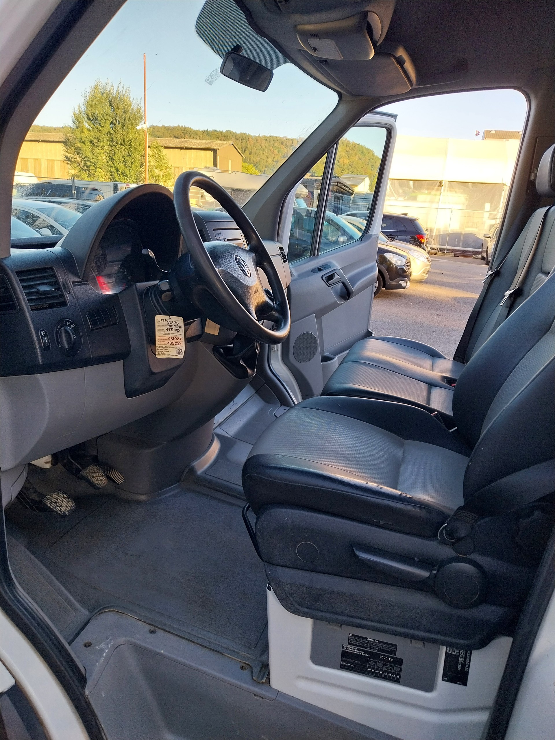 VW Crafter 35 2.0 TDI CR Entry-image-7