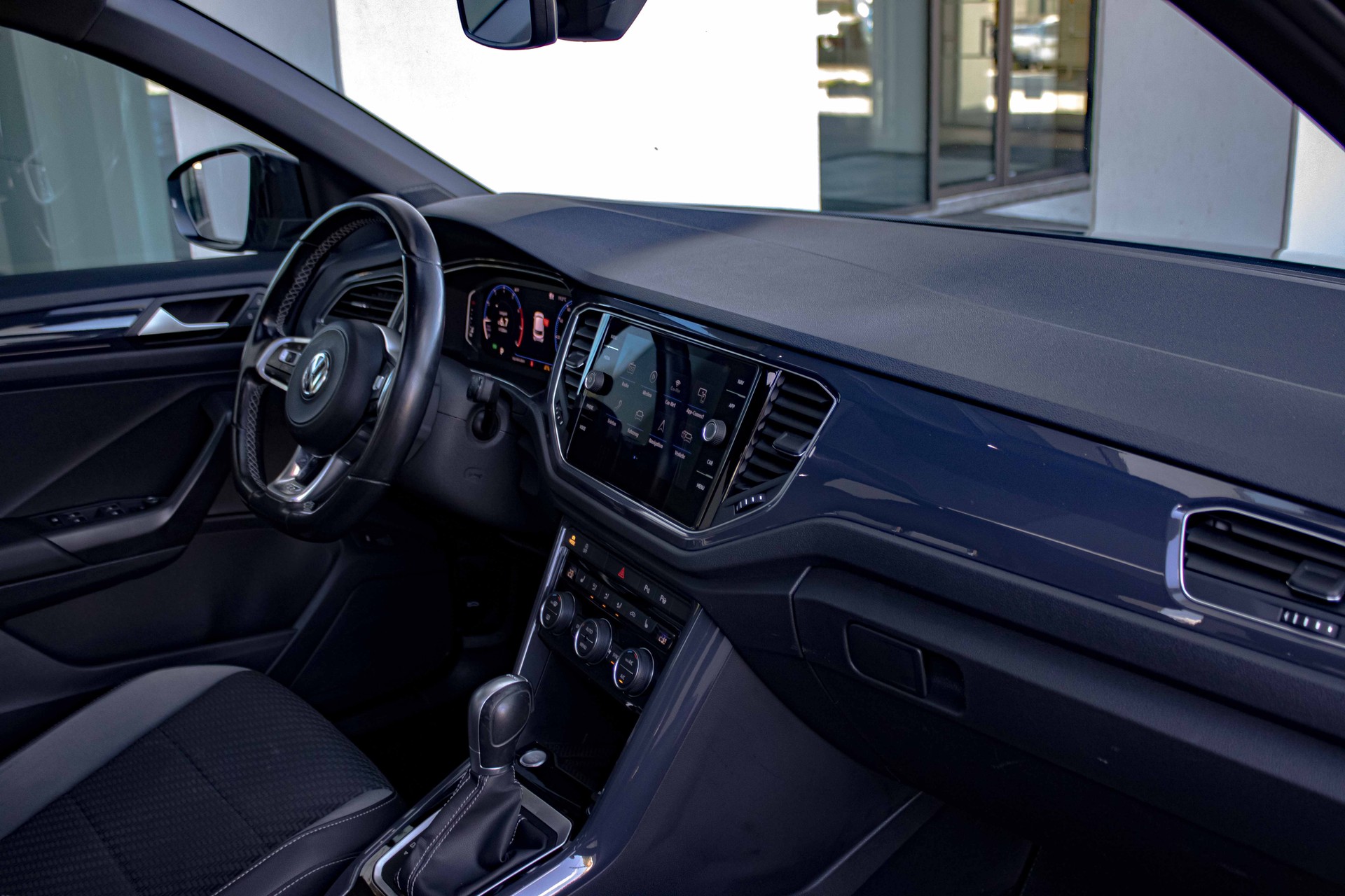 VW T-Roc 1.5 TSI EVO R Line Sport DSG-image-18