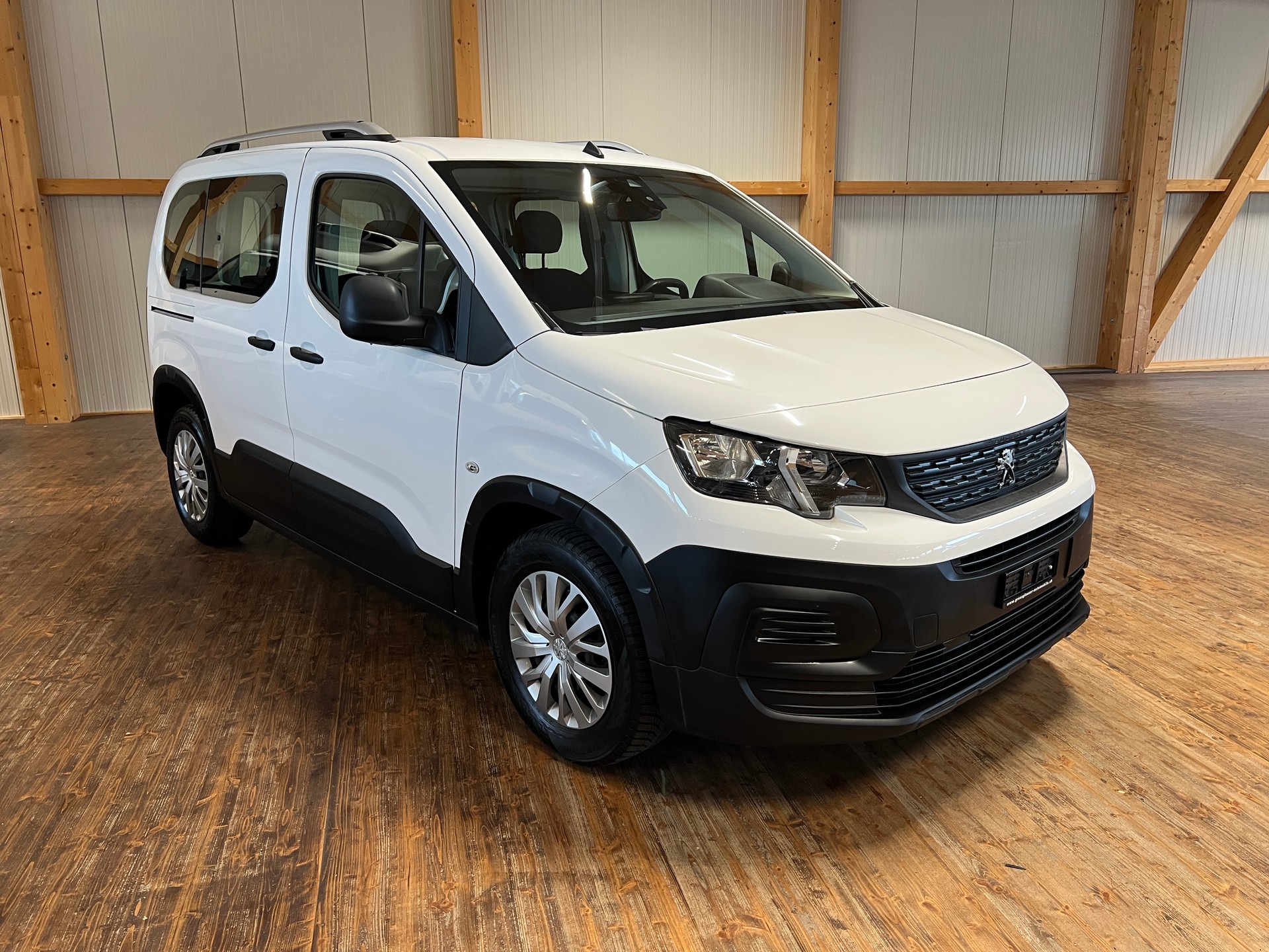 PEUGEOT Rifter 1.2 PureTech Allure-image-2