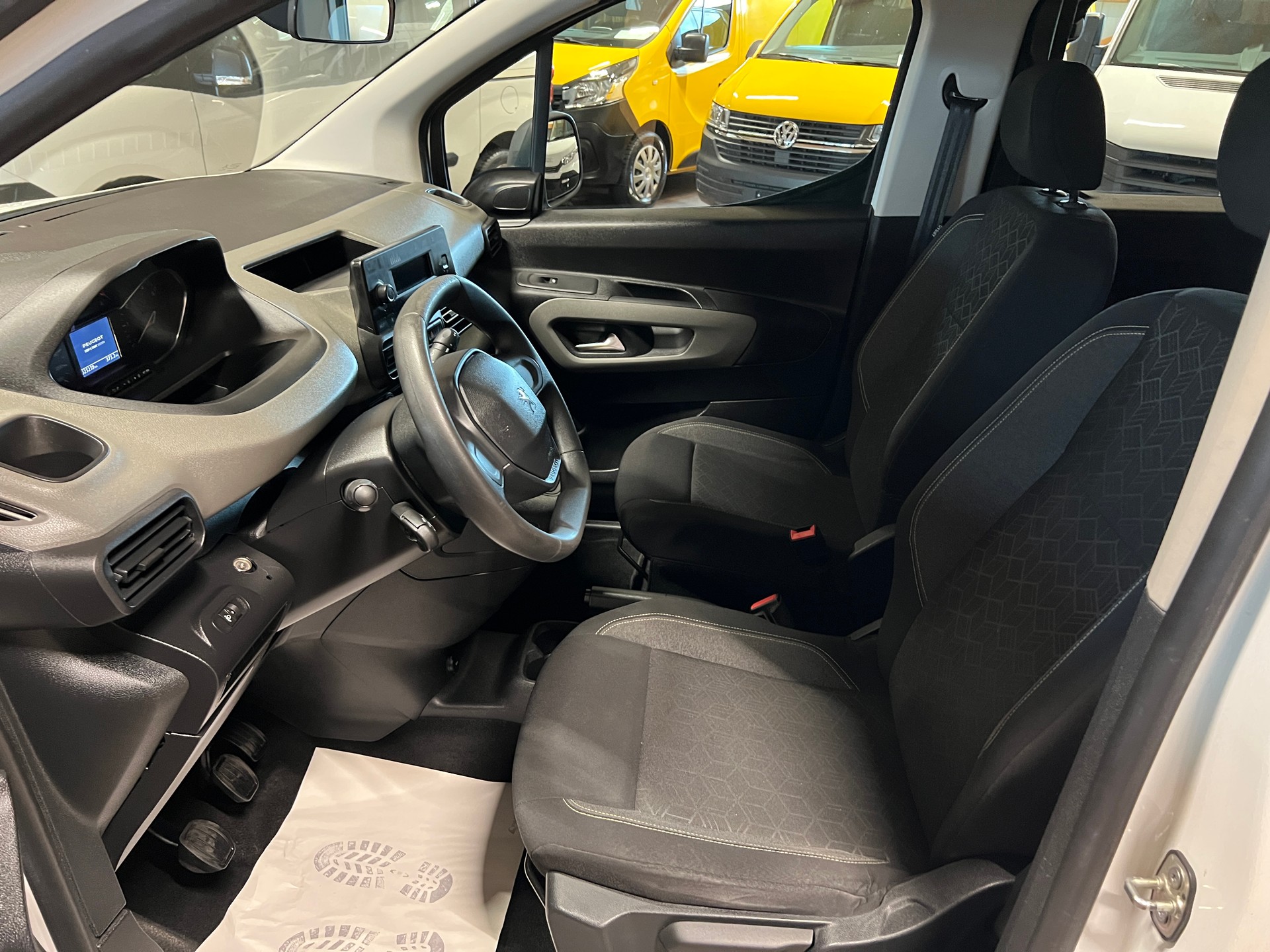PEUGEOT Rifter 1.2 PureTech Allure-image-8