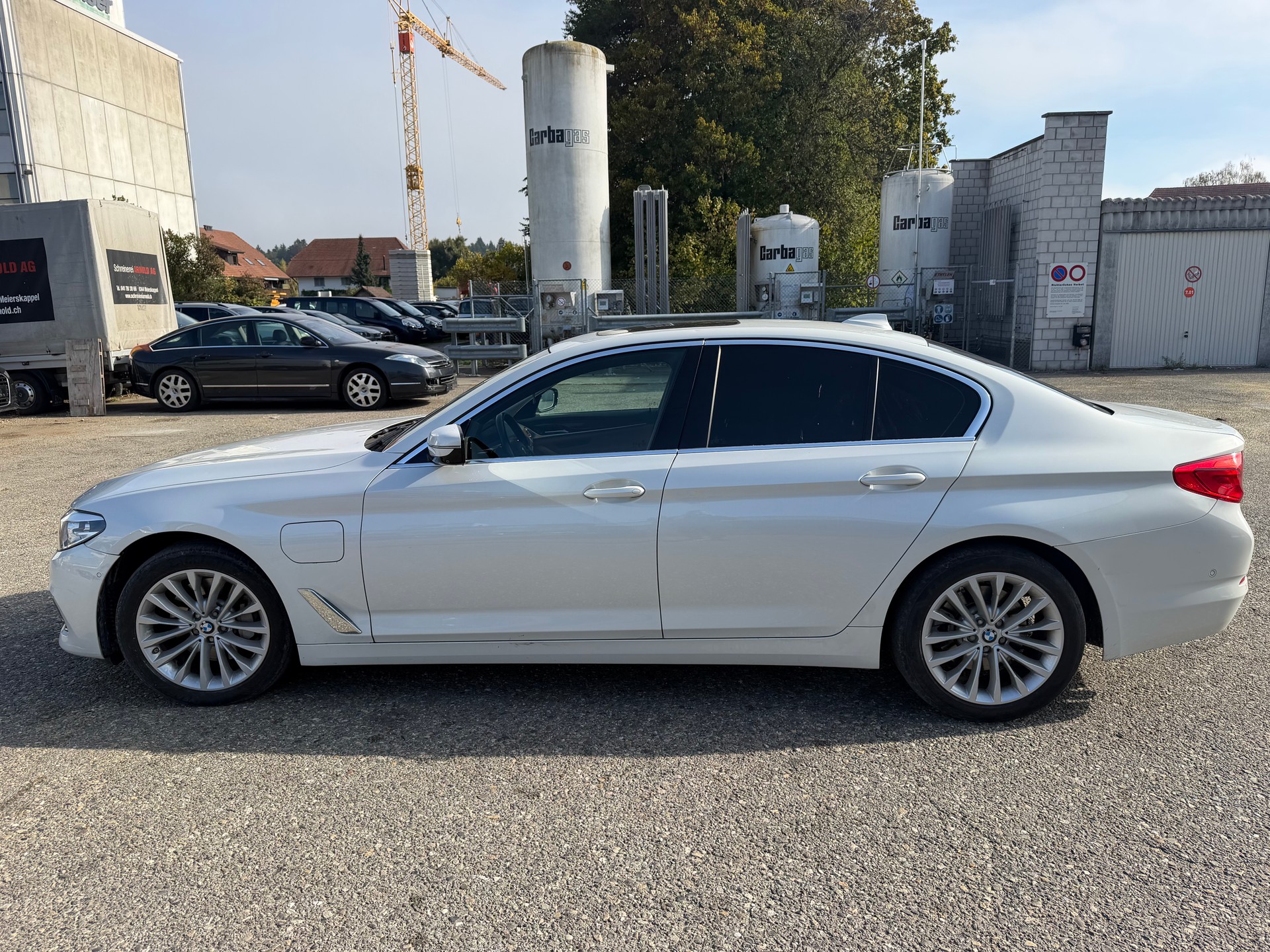 BMW 530e xDrive Luxury Line Steptronic-image-8