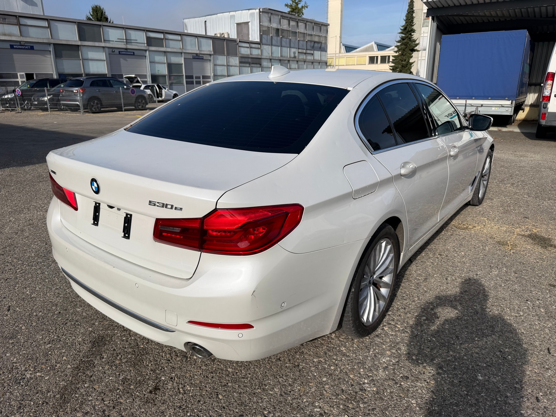 BMW 530e xDrive Luxury Line Steptronic-image-5