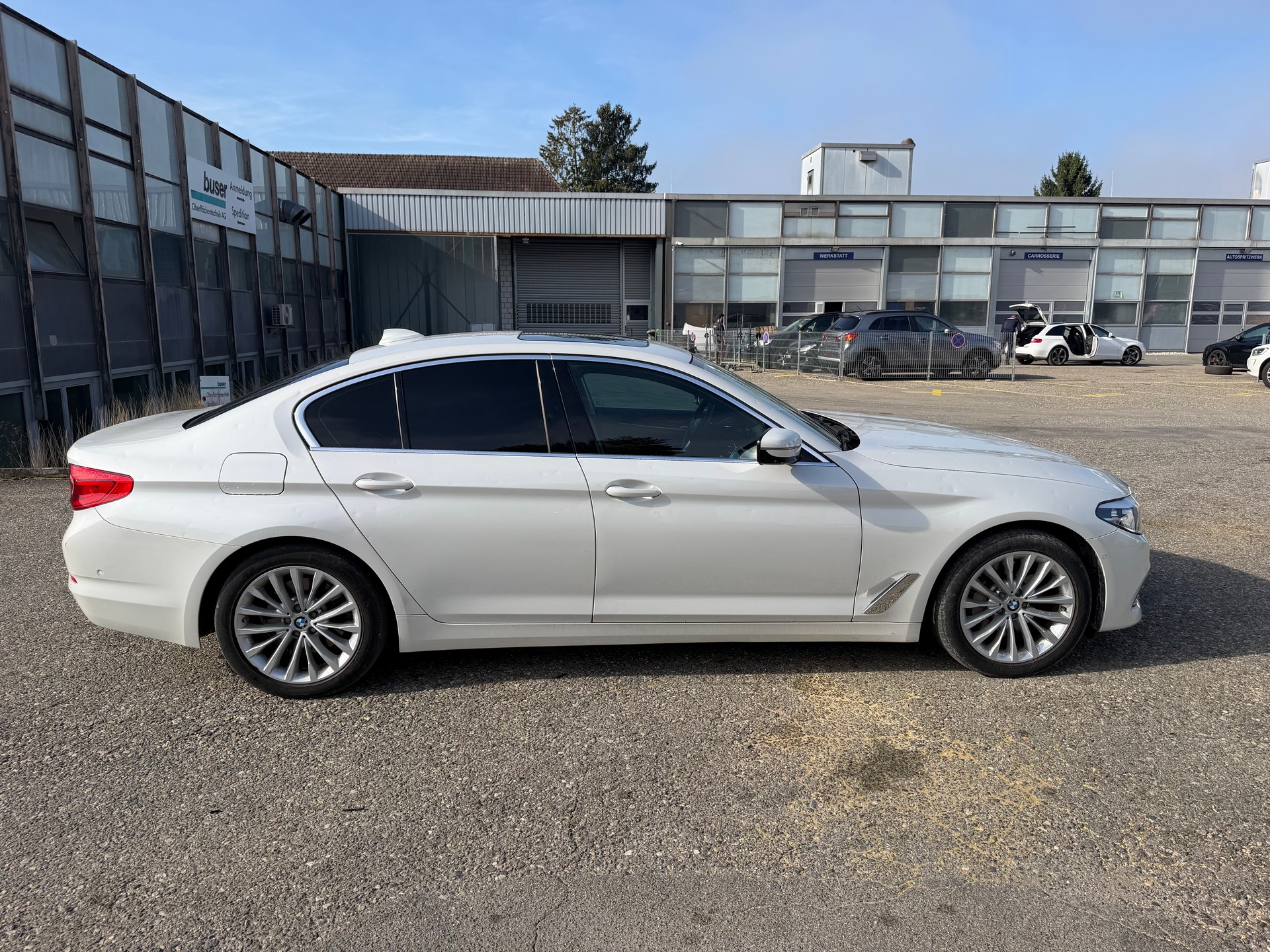 BMW 530e xDrive Luxury Line Steptronic-image-7