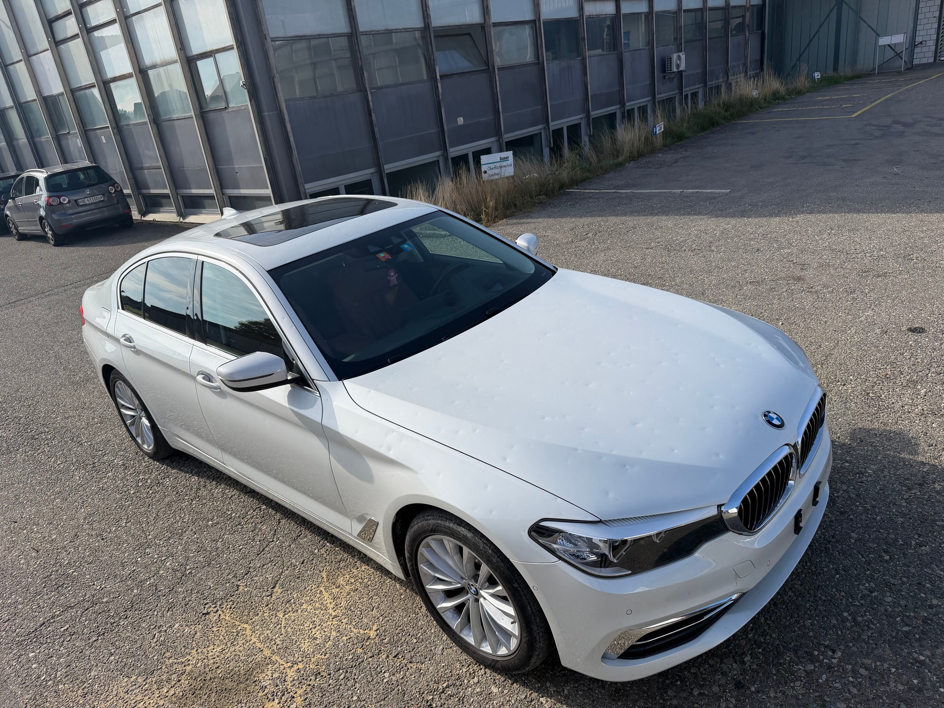 BMW 530e xDrive Luxury Line Steptronic-image-3